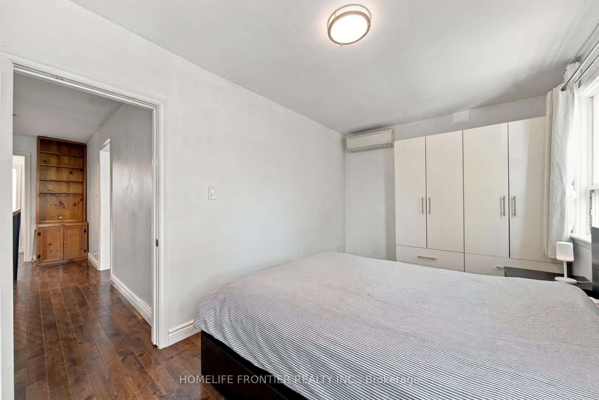 122 Manning Avenue #Upper