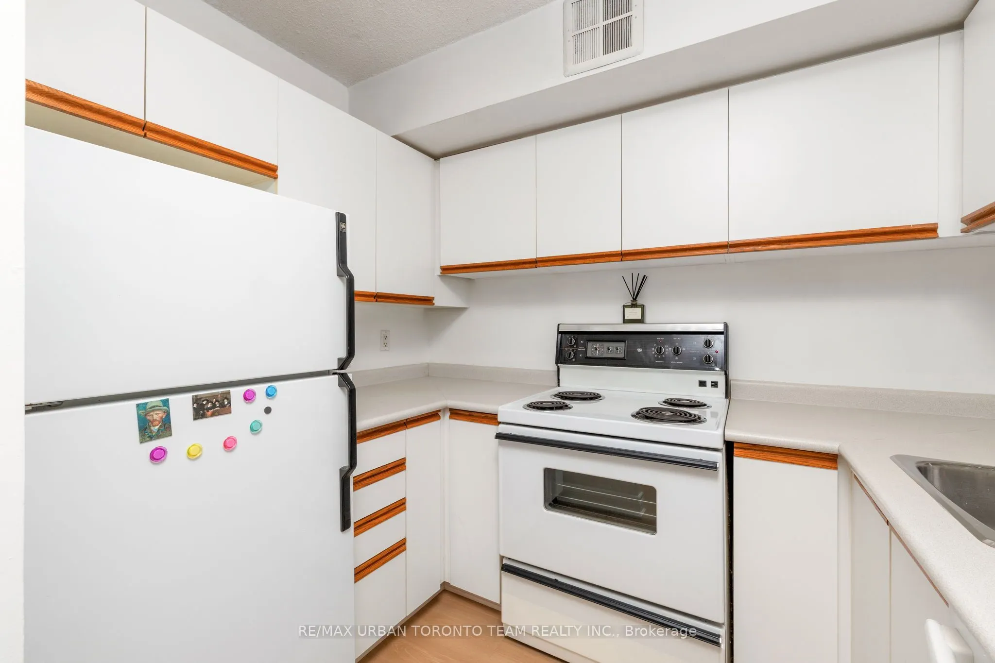 92 King Street E #418