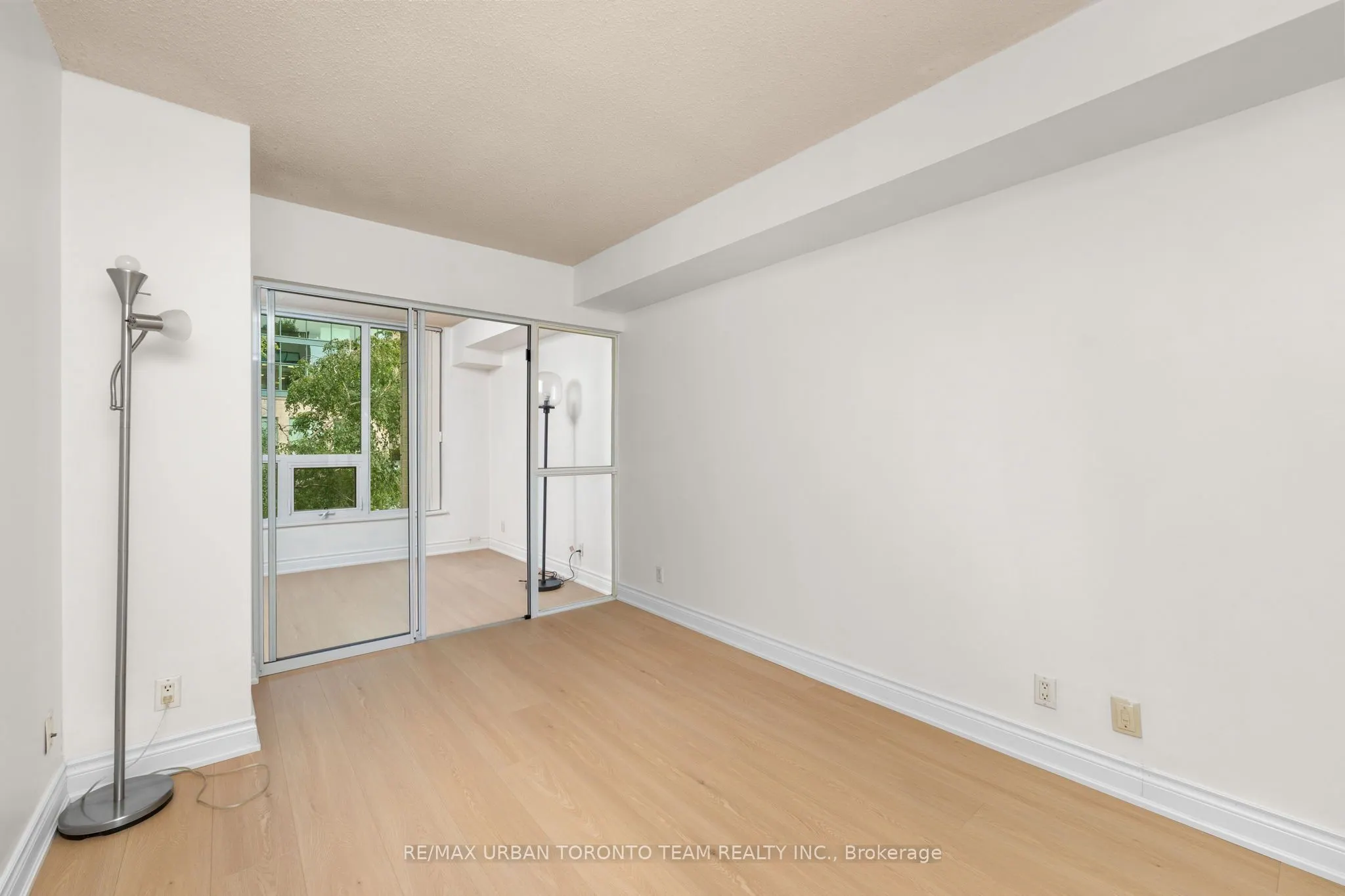 92 King Street E #418
