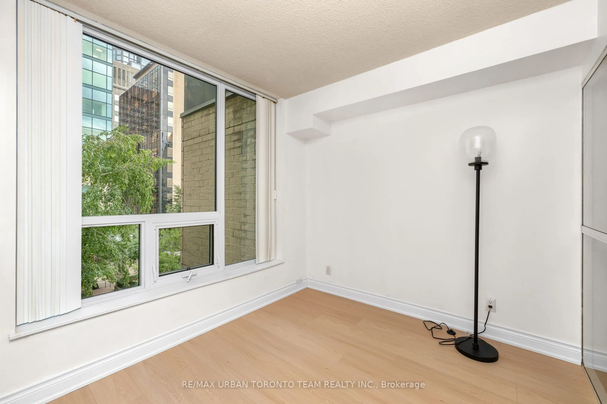 92 King Street E #418