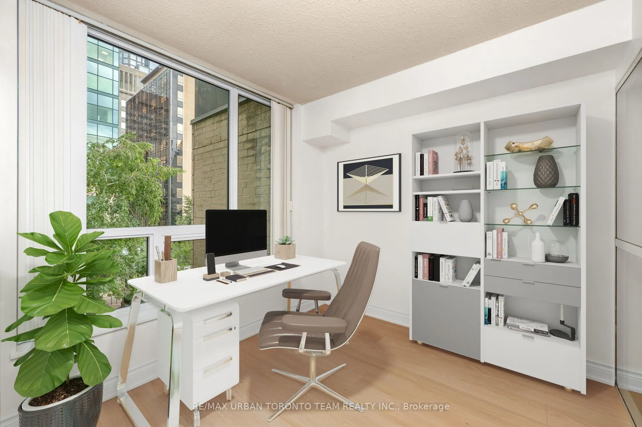 92 King Street E #418