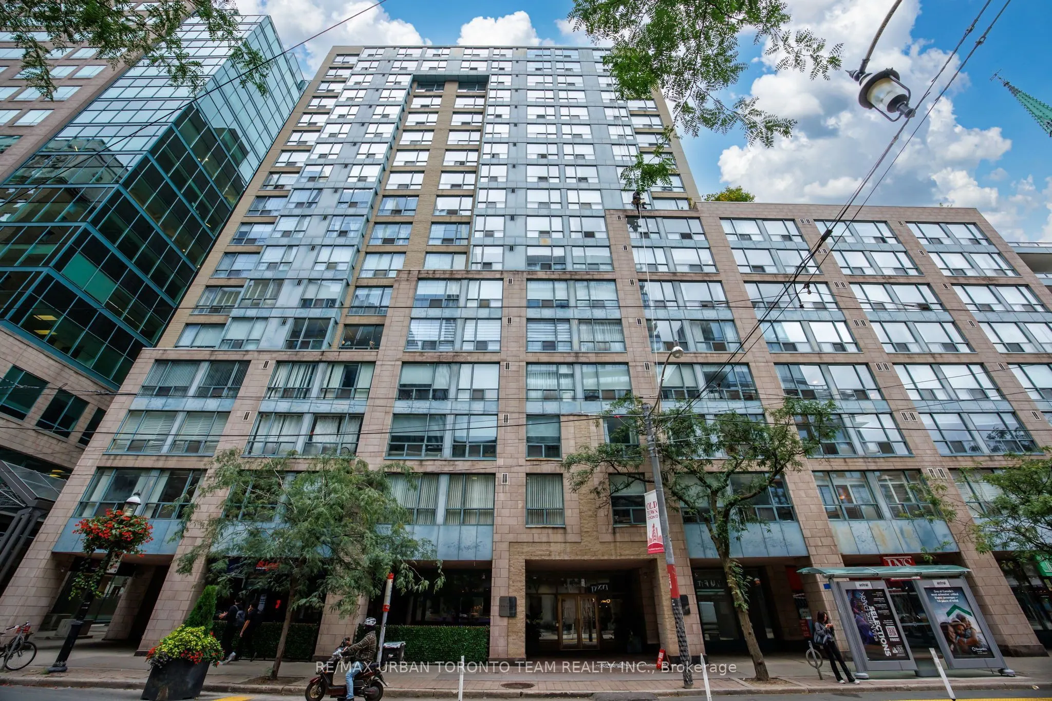 92 King Street E #418