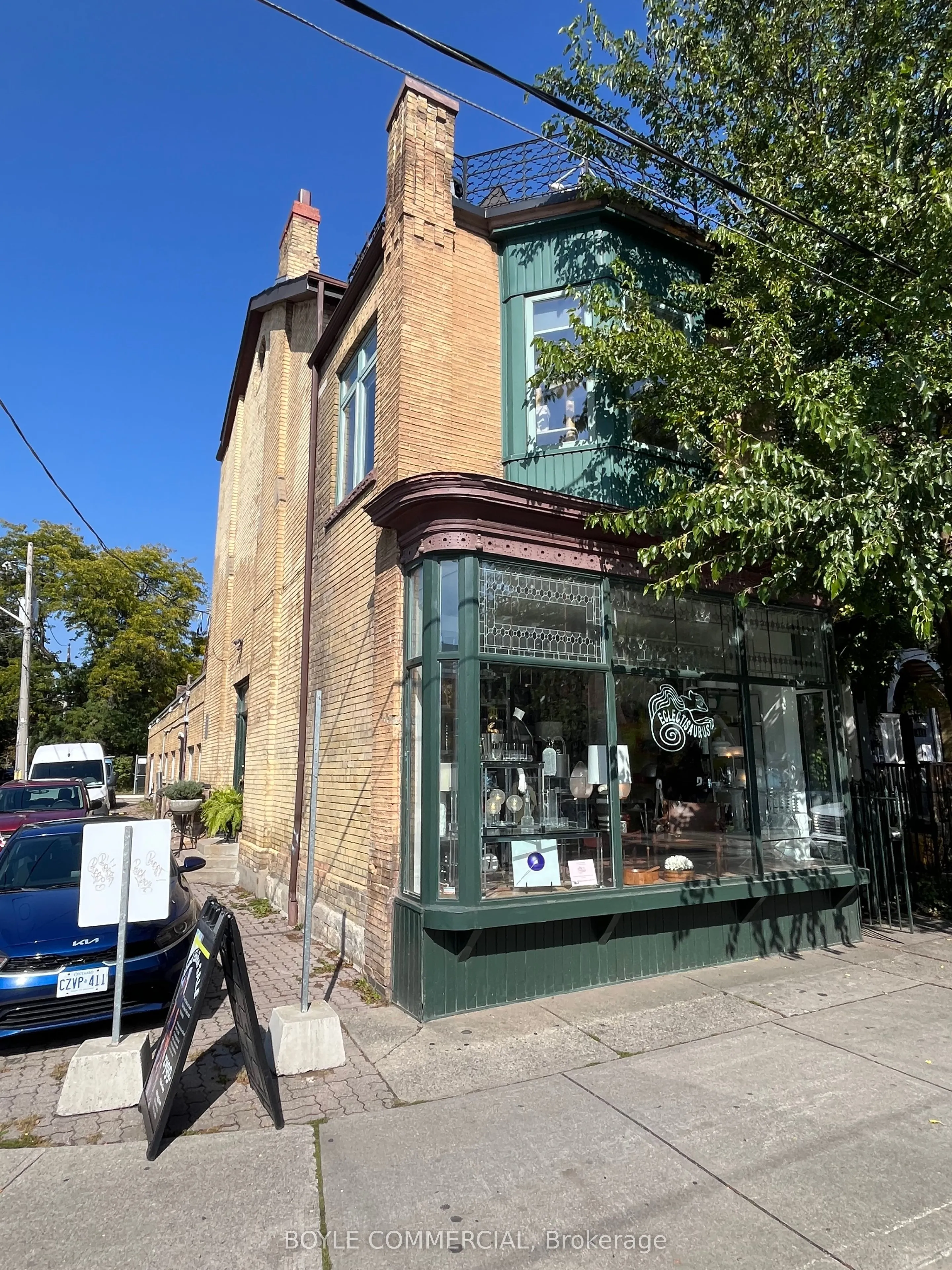 410 Dundas Street E