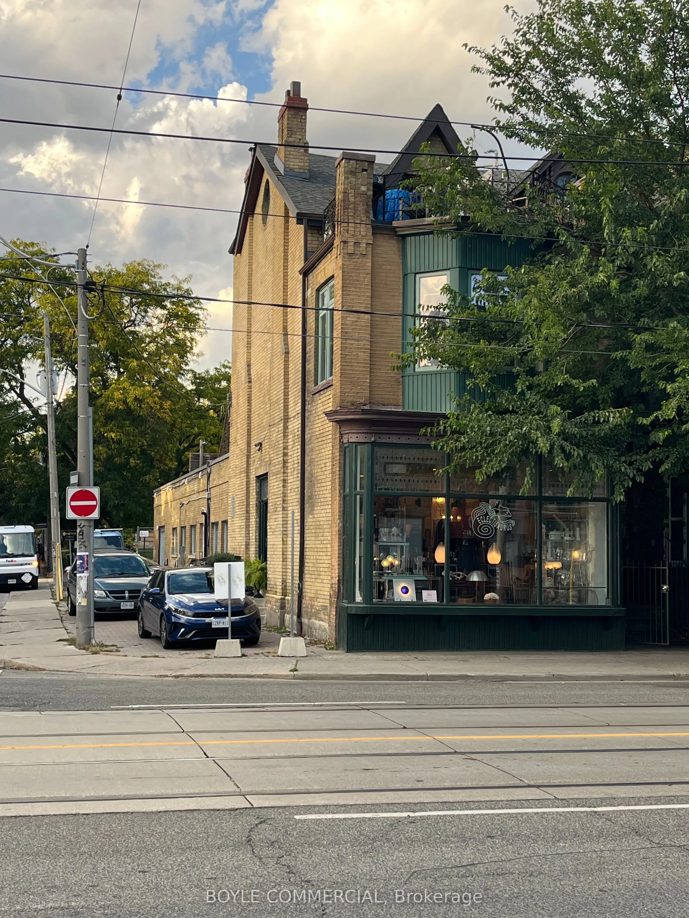 410 Dundas Street E