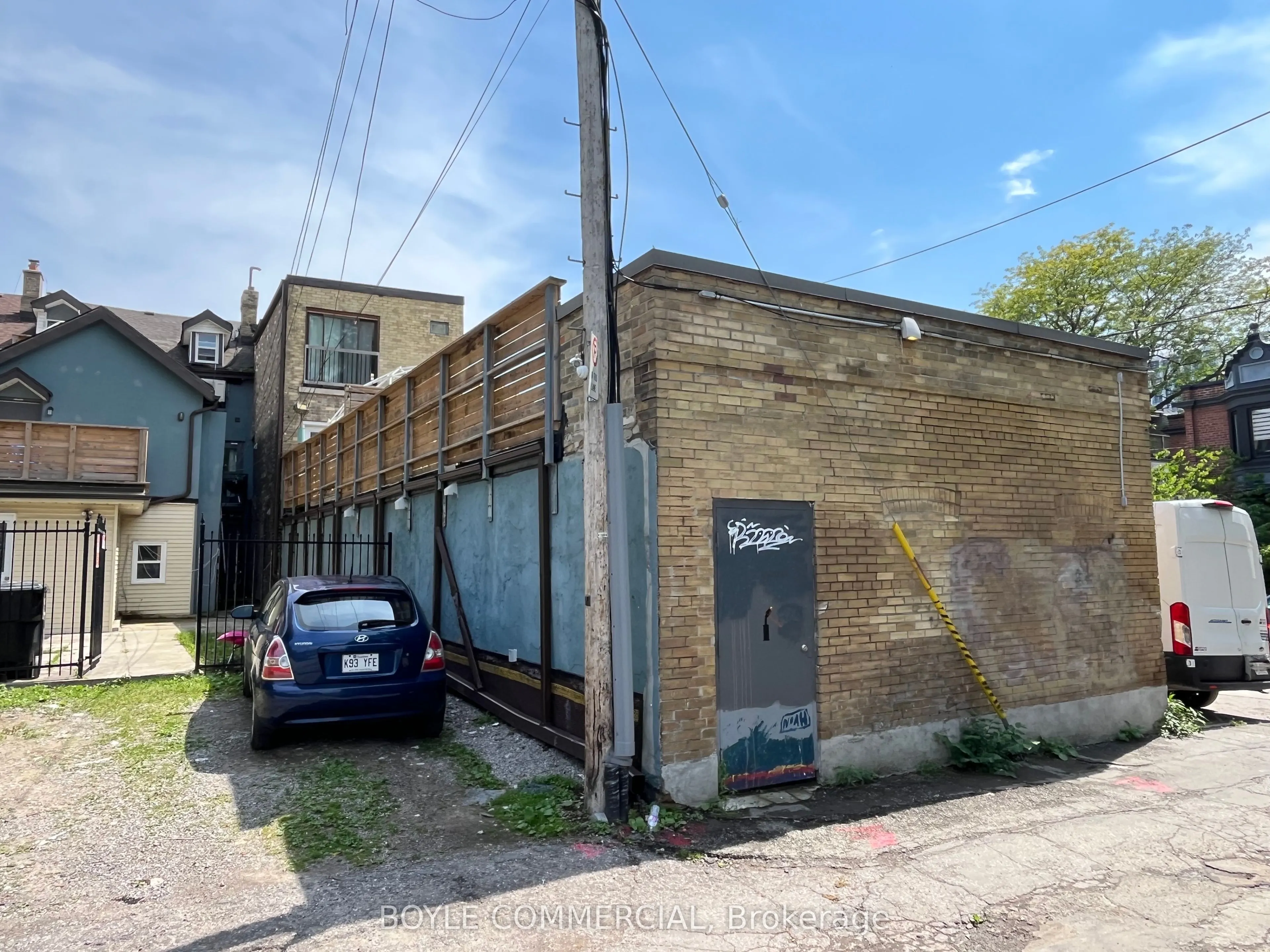 410 Dundas Street E