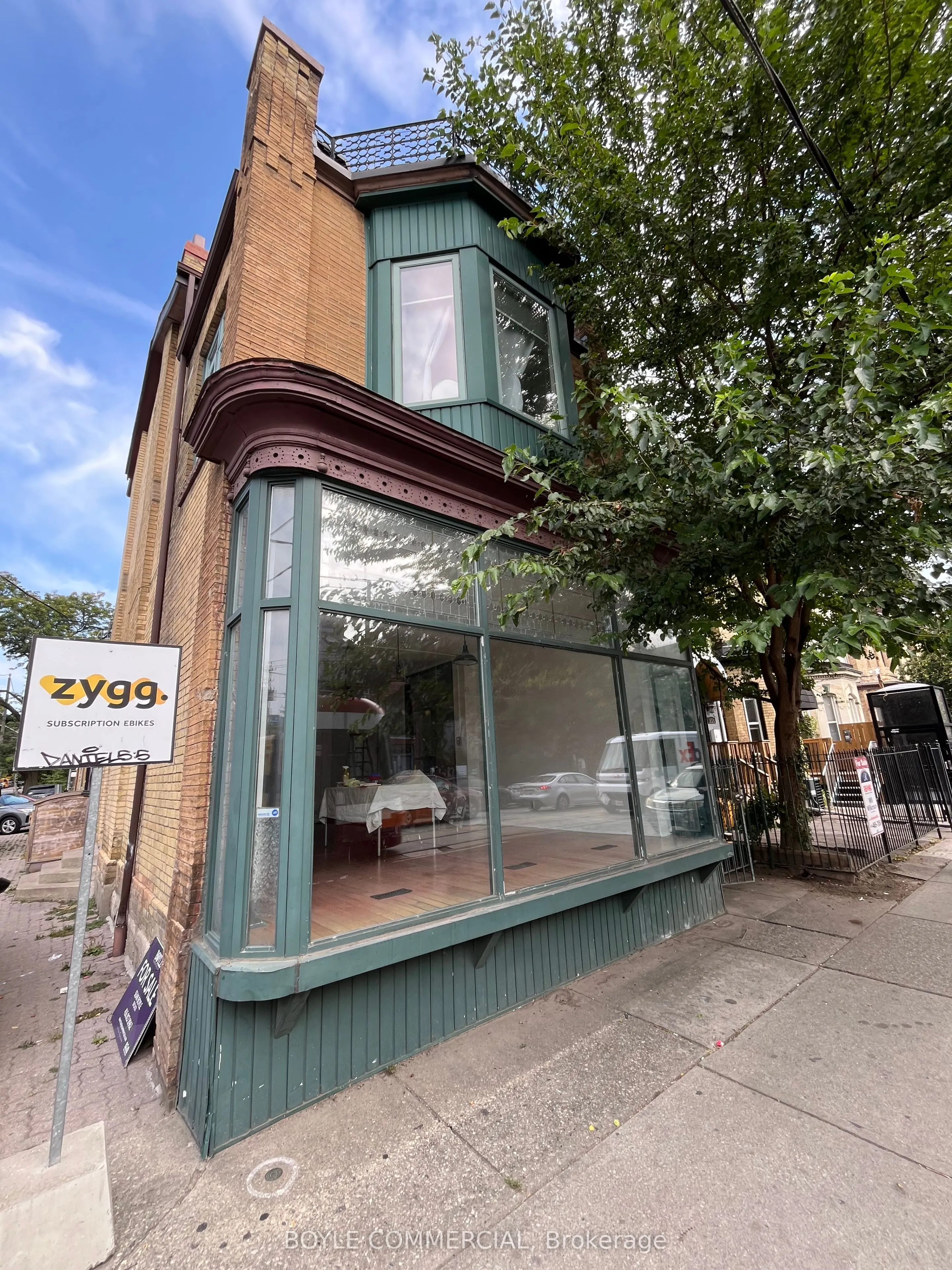 410 Dundas Street E