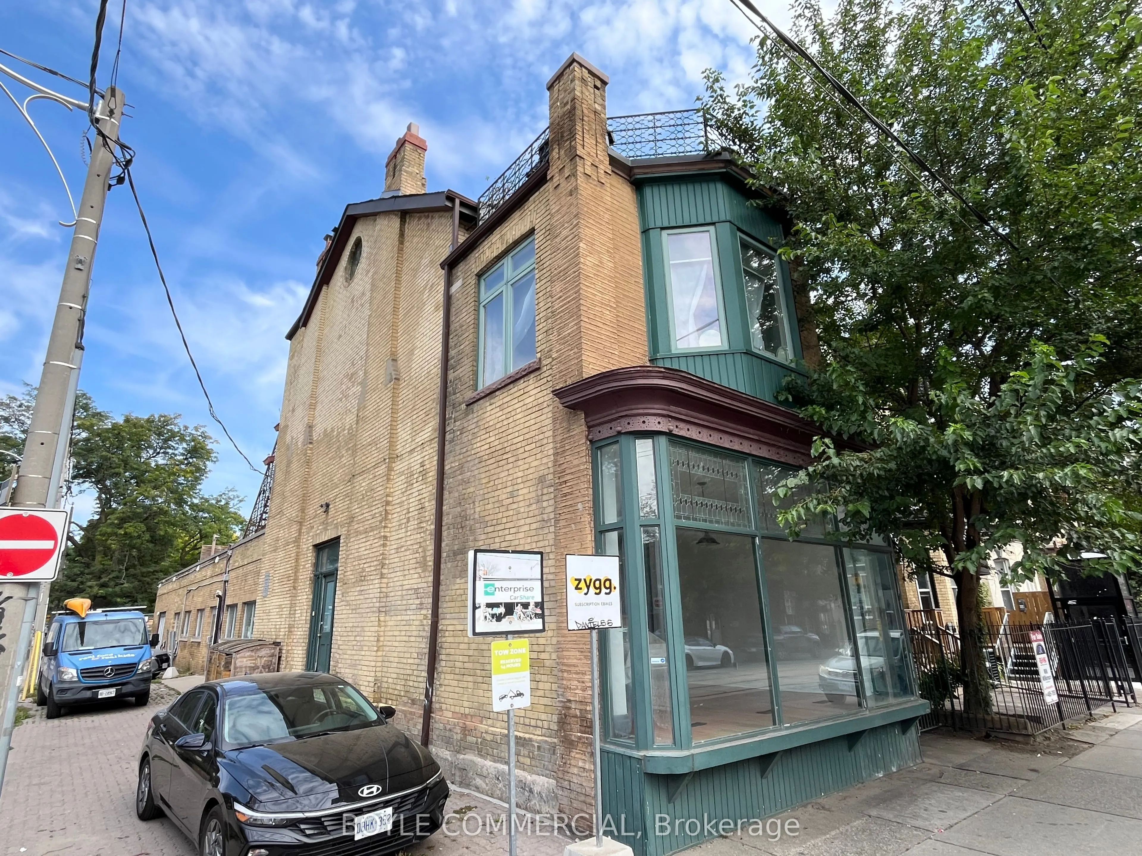 410 Dundas Street E