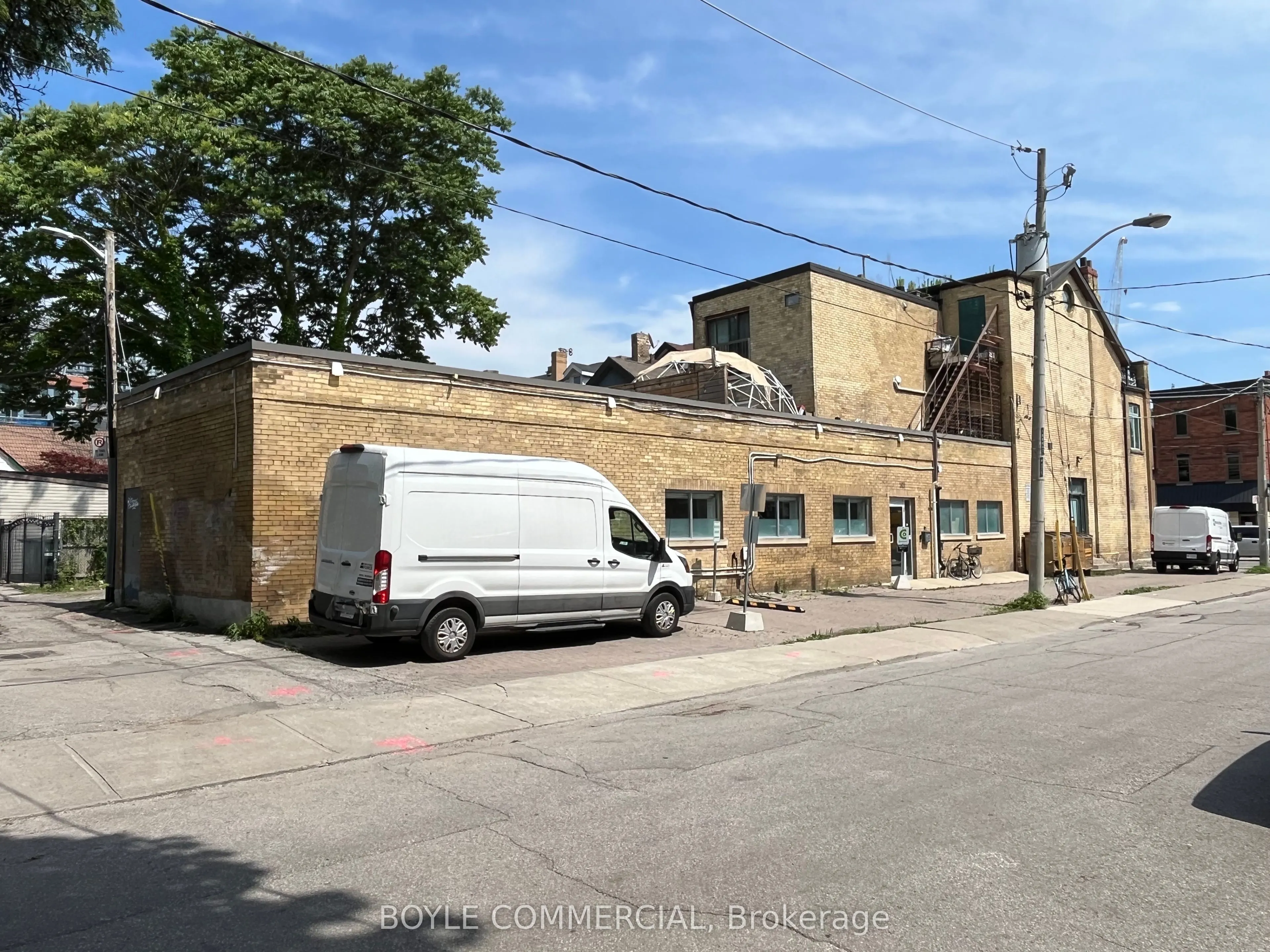 410 Dundas Street E