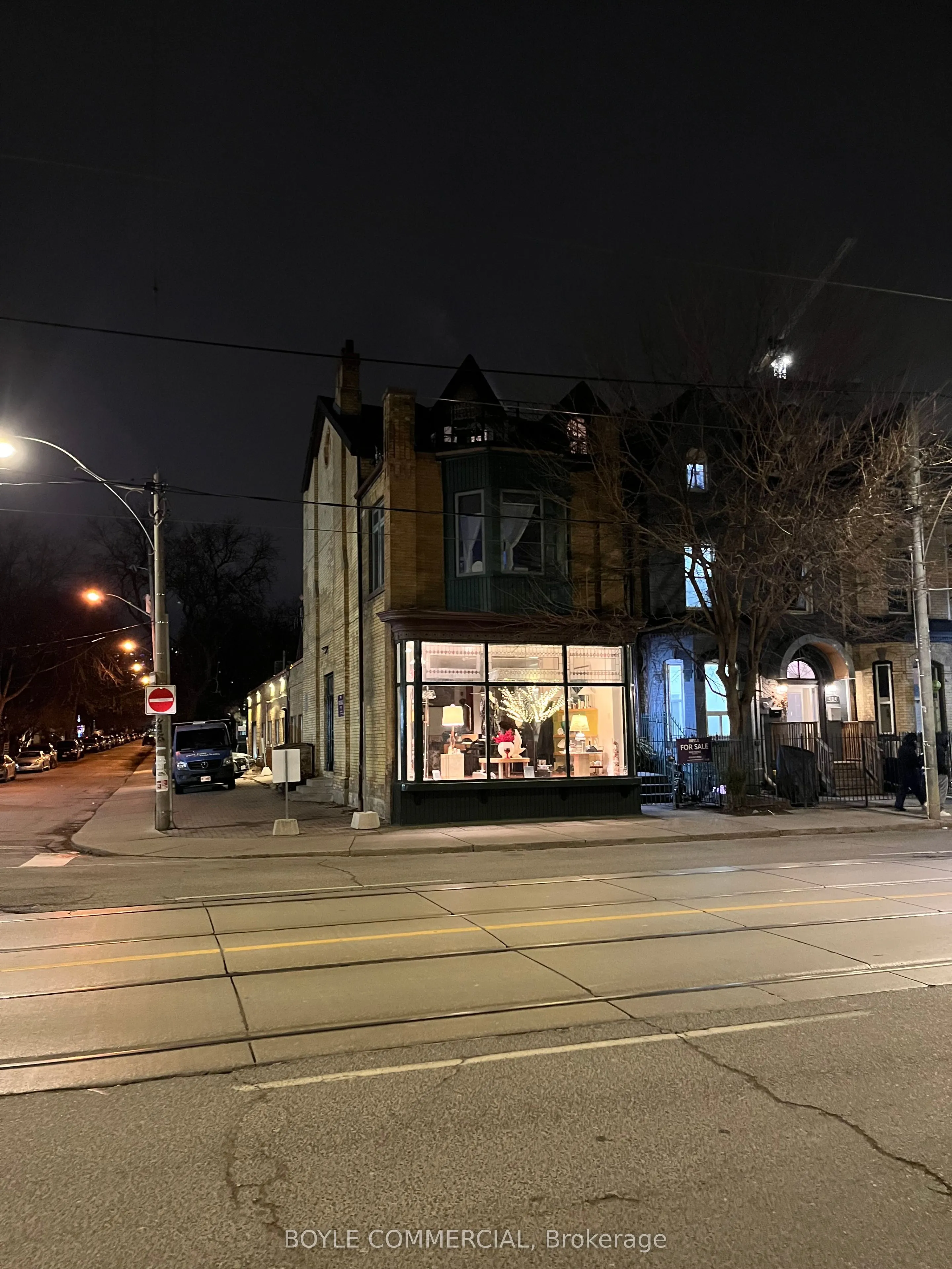 410 Dundas Street E