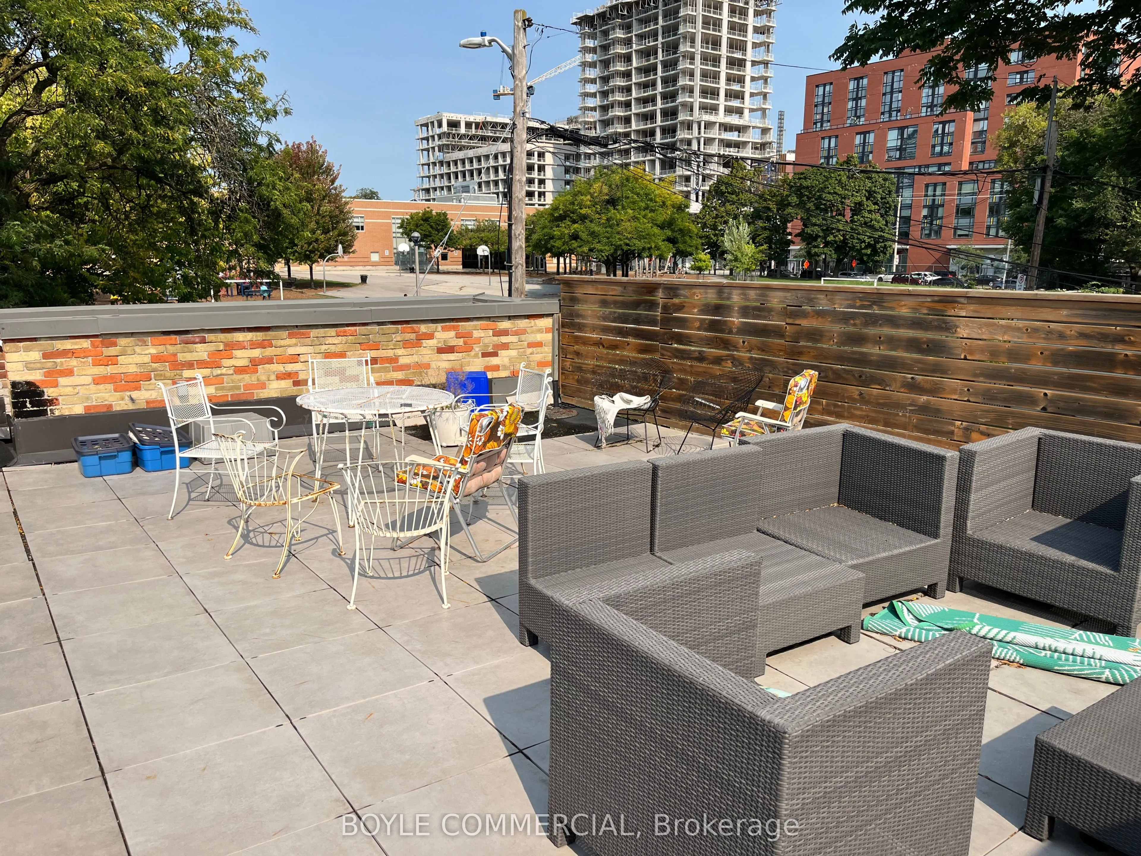 410 Dundas Street E
