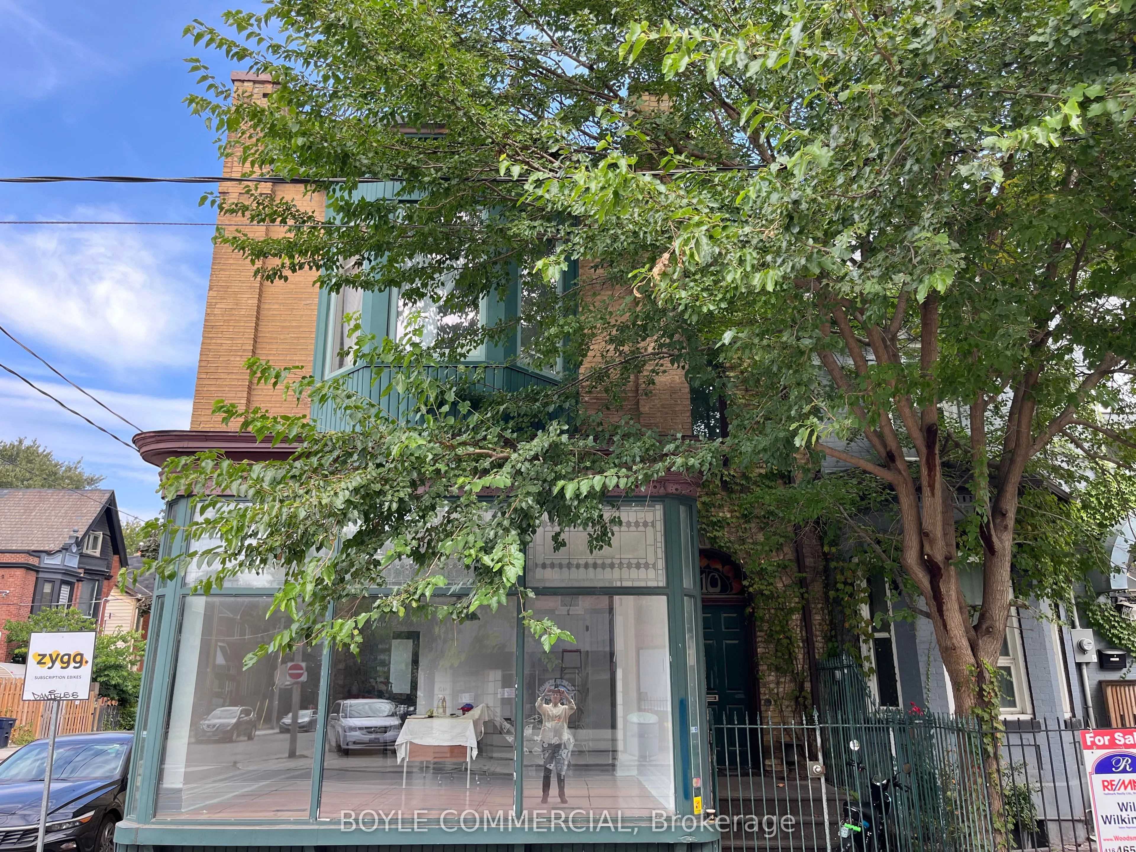 410 Dundas Street E