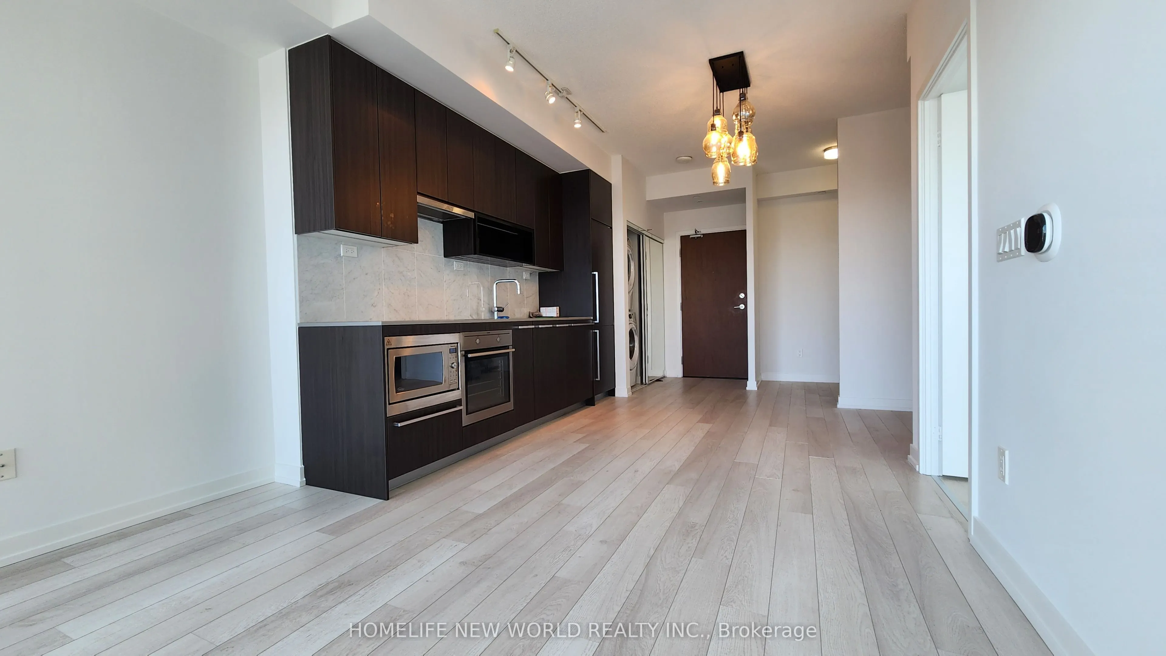 115 McMahon Drive #1609