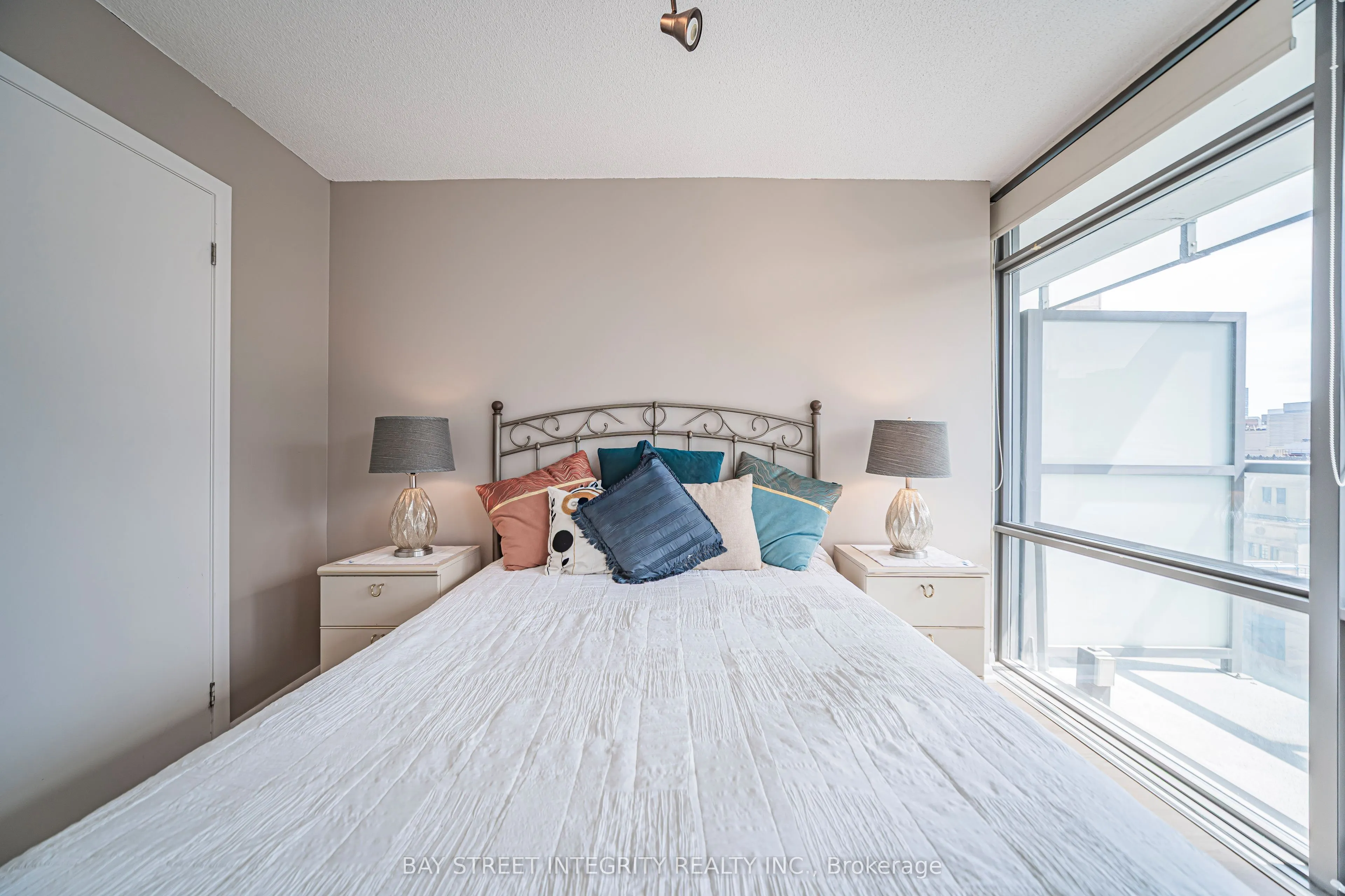 38 Grenville Street #1406