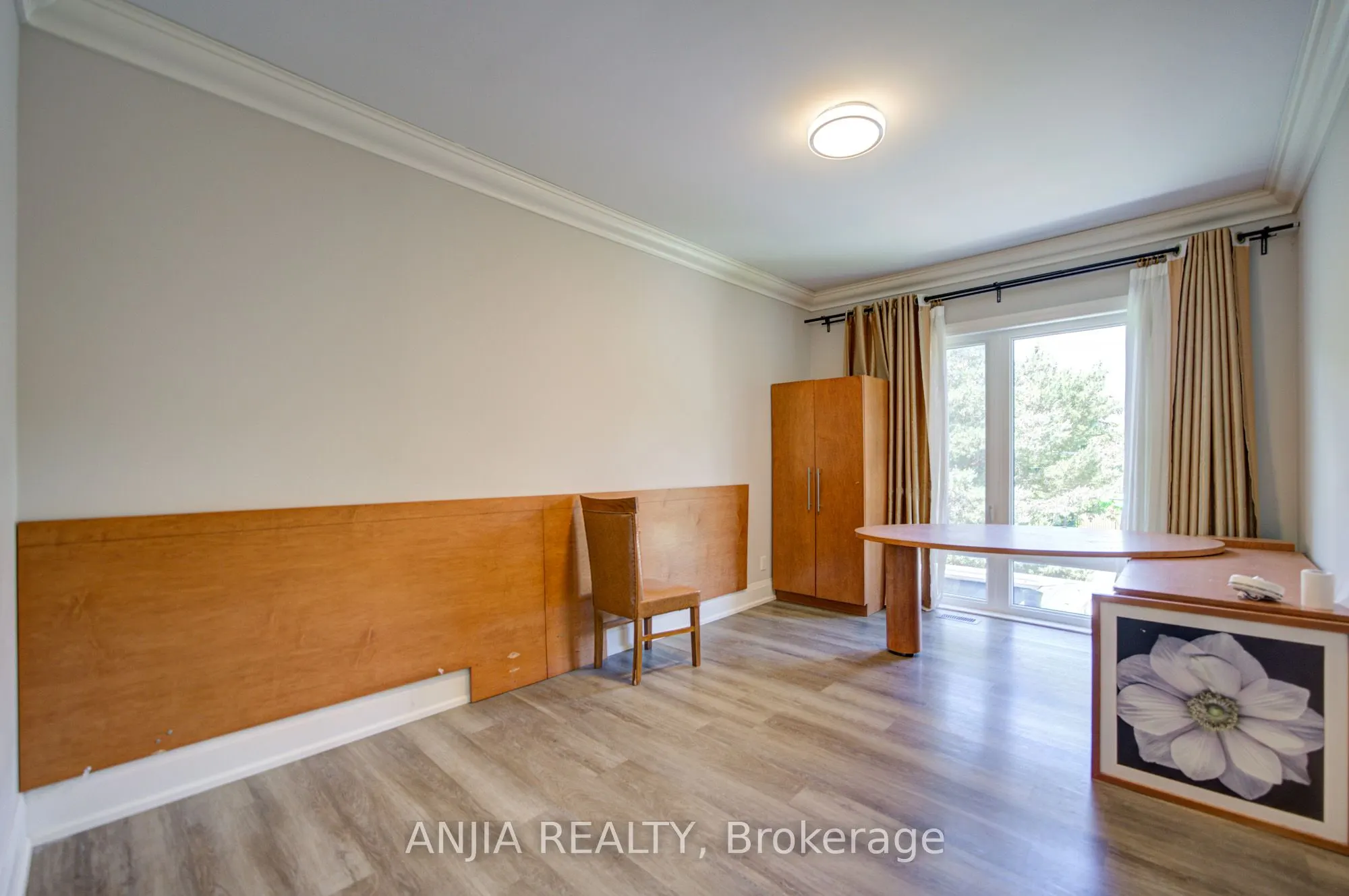 2652 Victoria Park Avenue