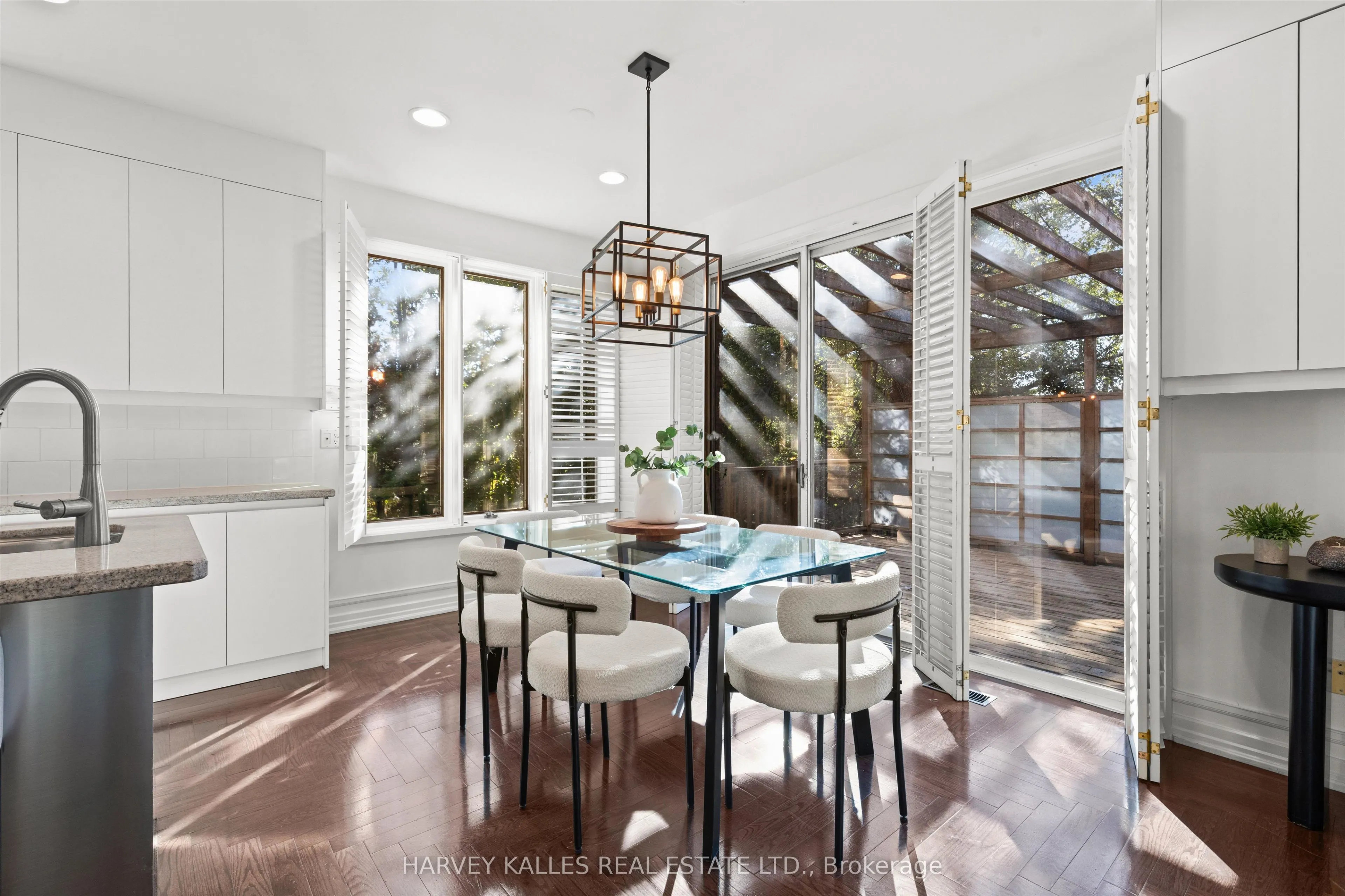 111 Laurelcrest Avenue