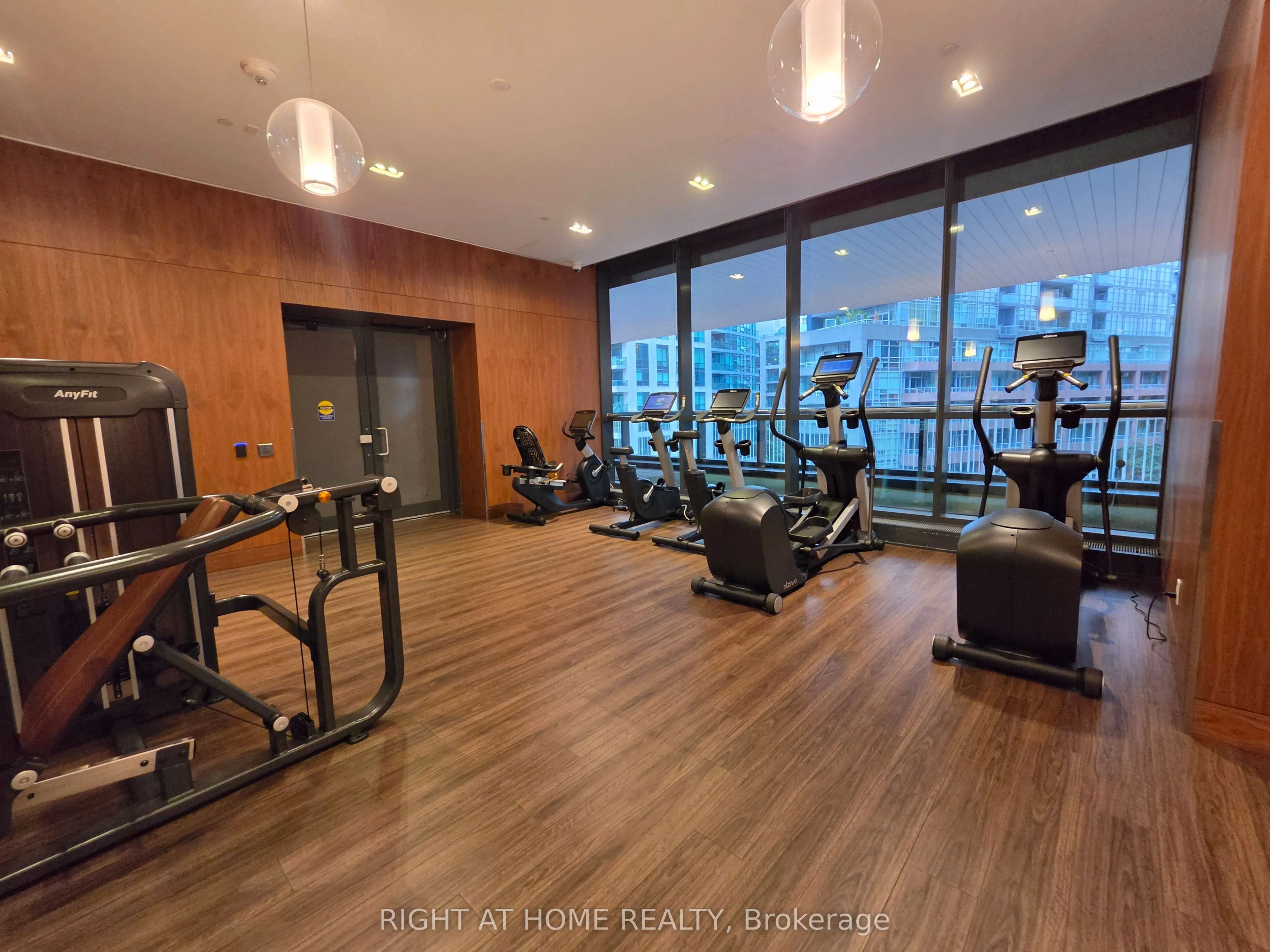 17 Bathurst Street #602