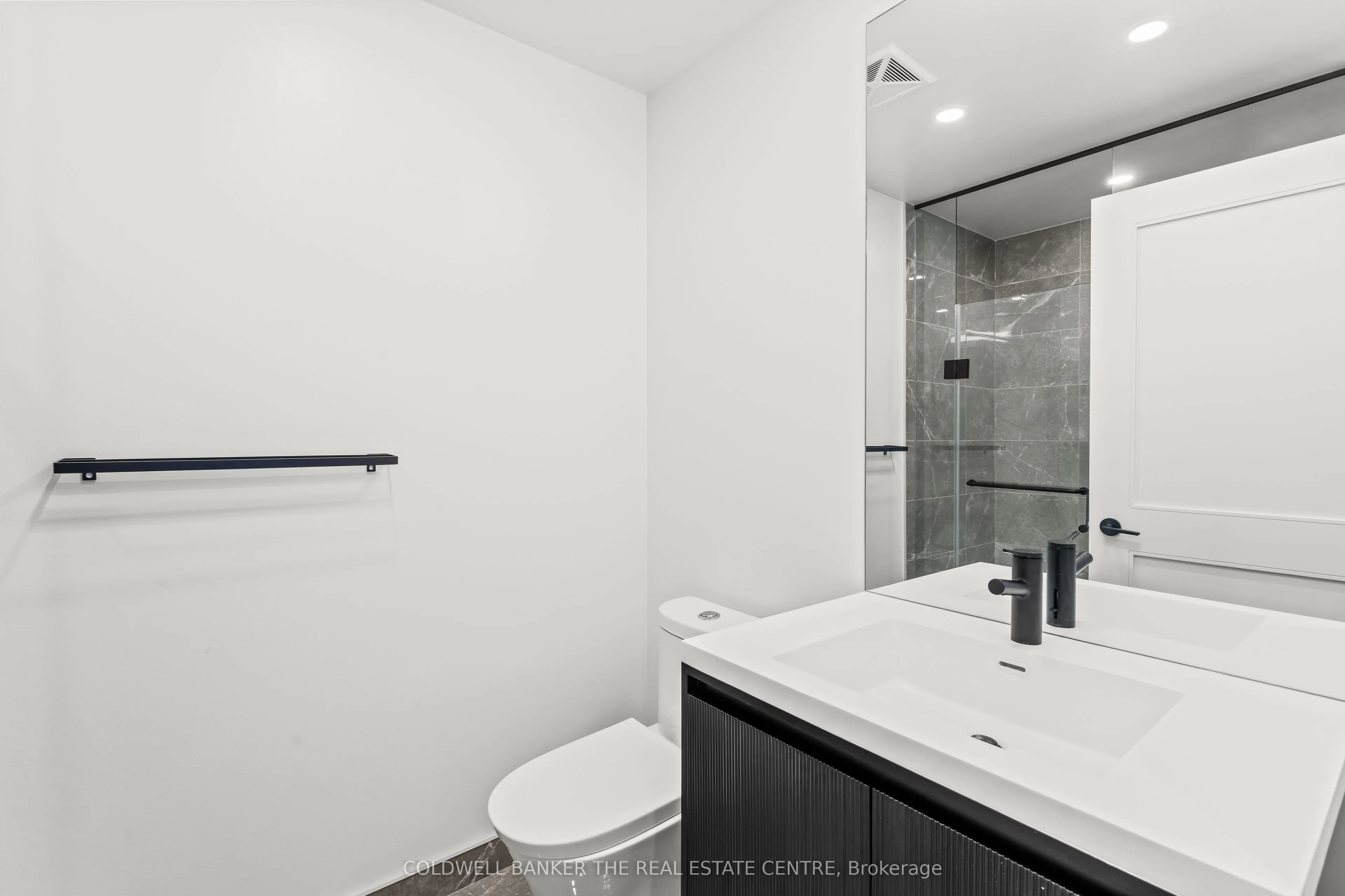 634 Church Street W #3808