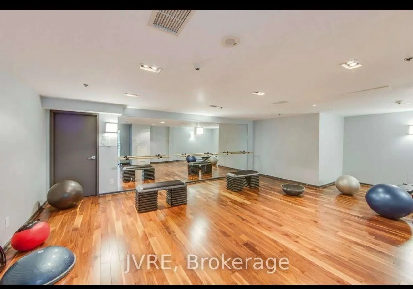 219 Fort York Boulevard #2206