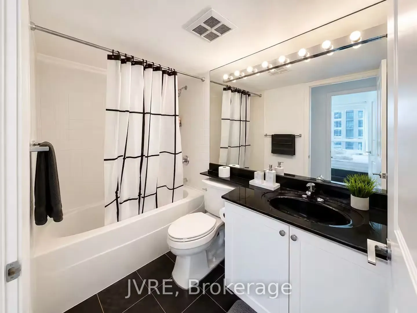 219 Fort York Boulevard #2206