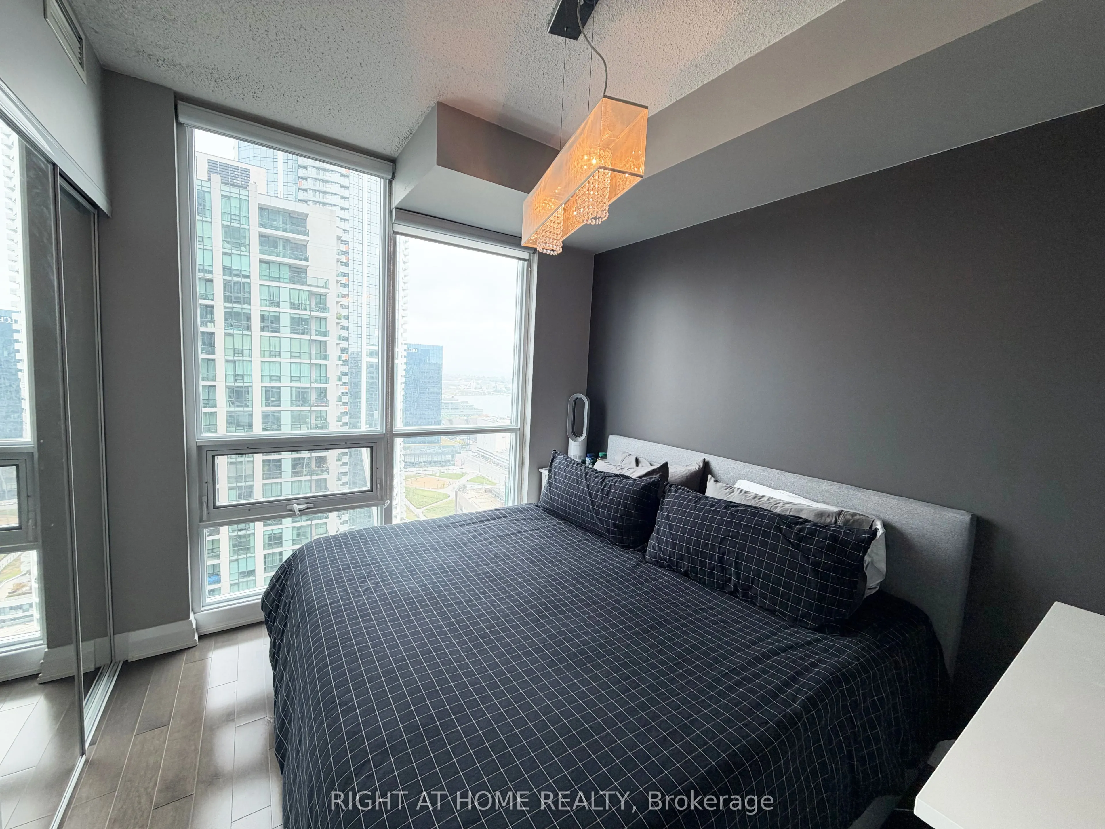 16 Harbour Street #3407