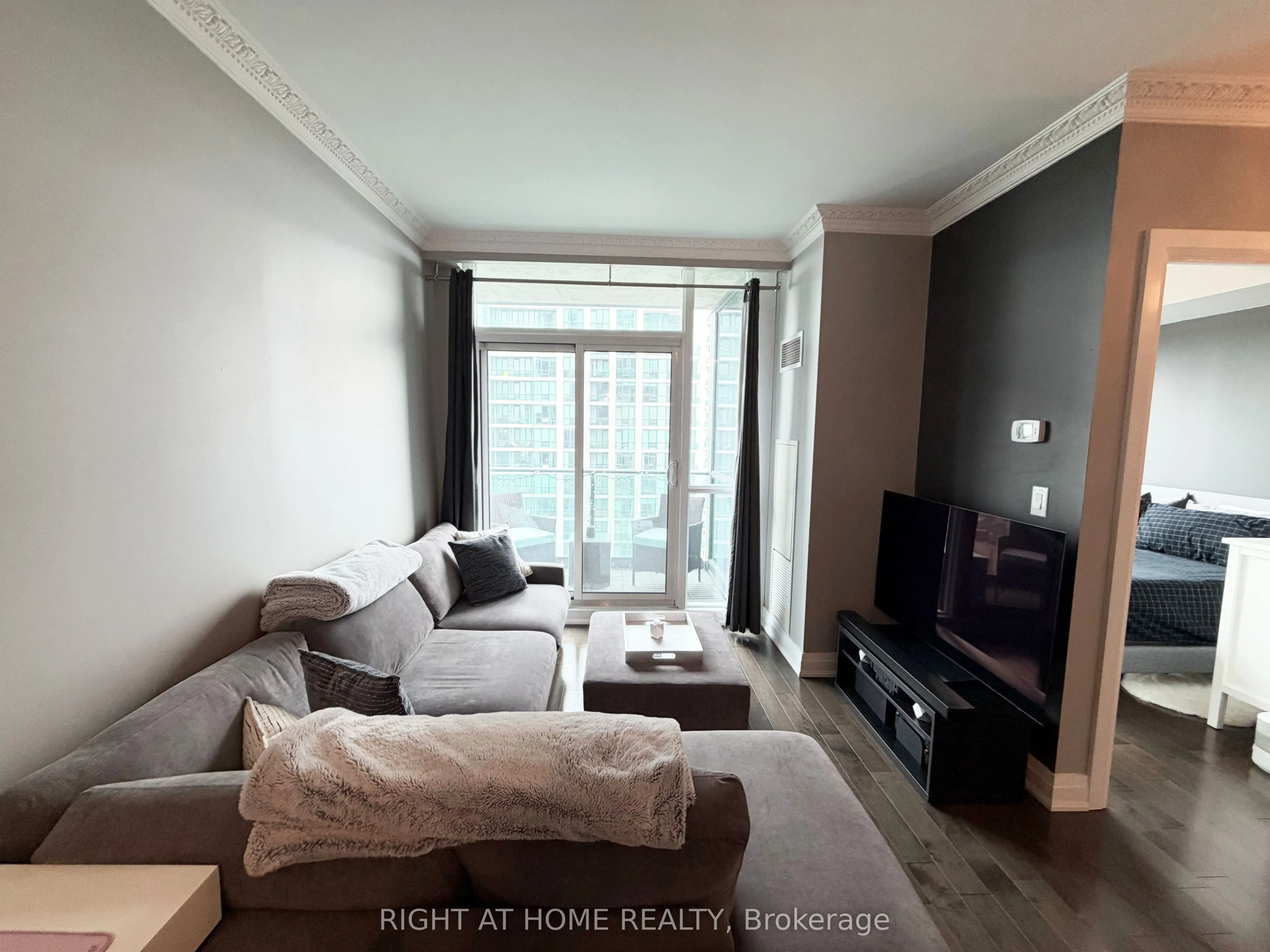 16 Harbour Street #3407