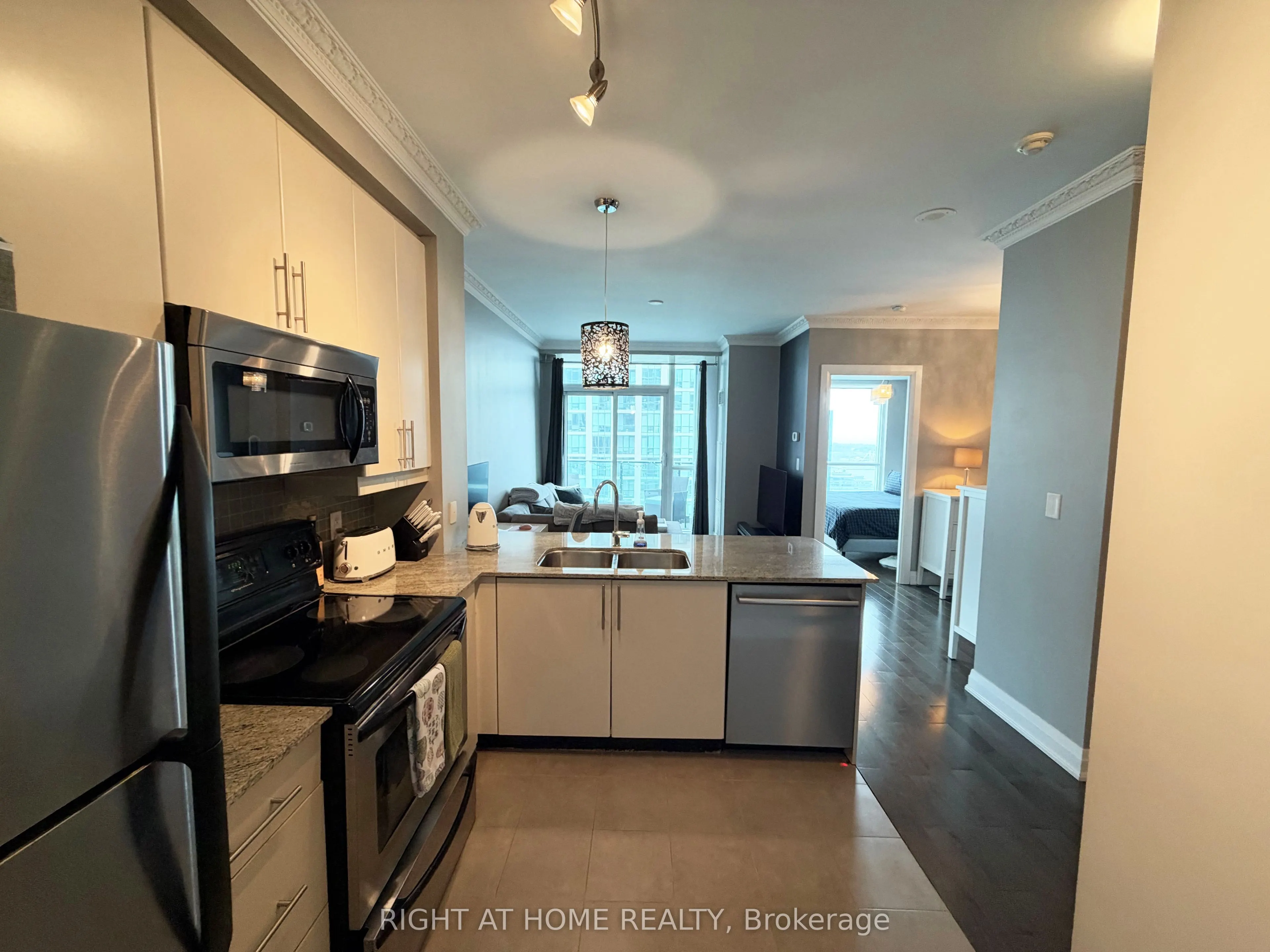 16 Harbour Street #3407