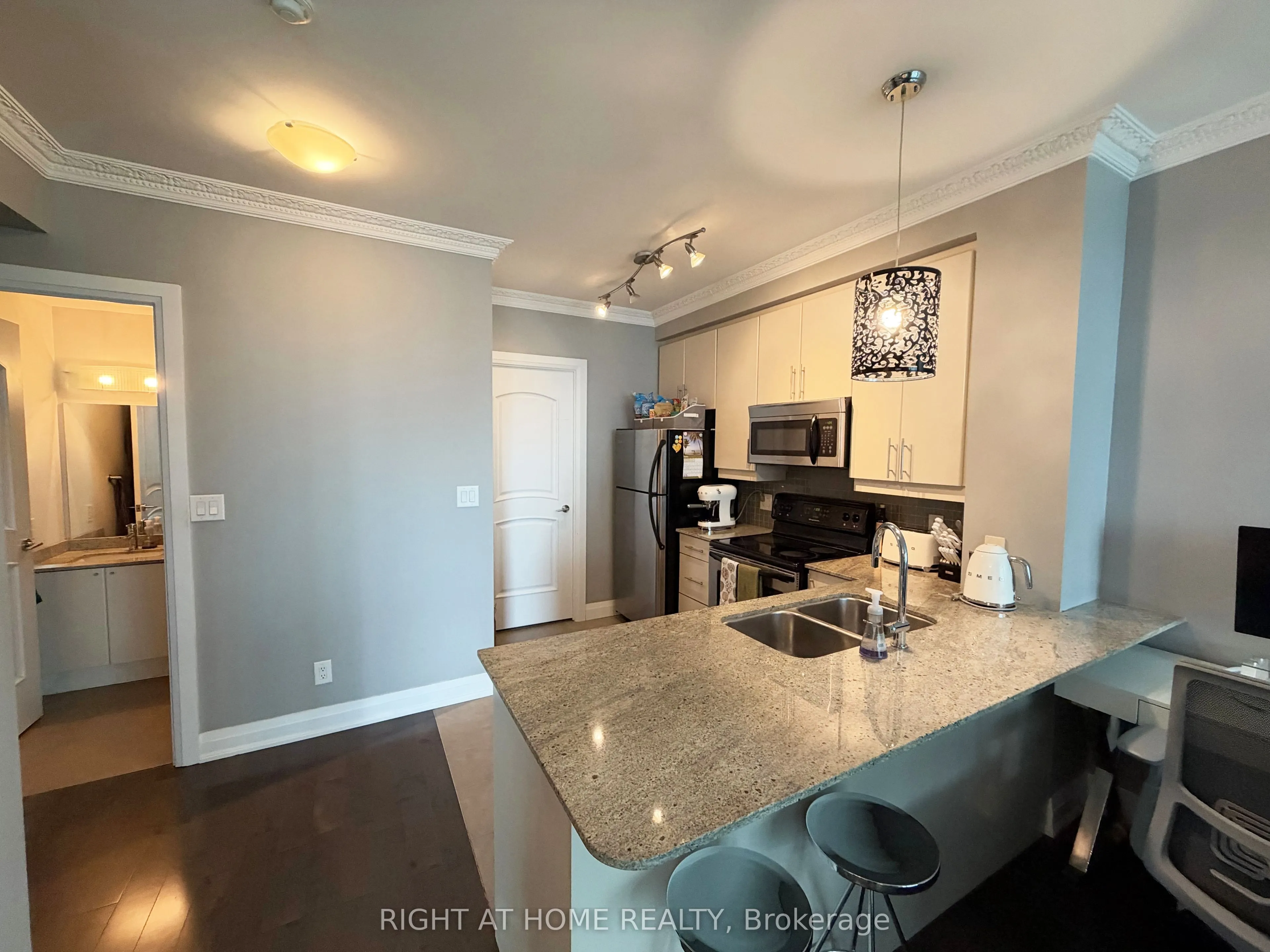 16 Harbour Street #3407