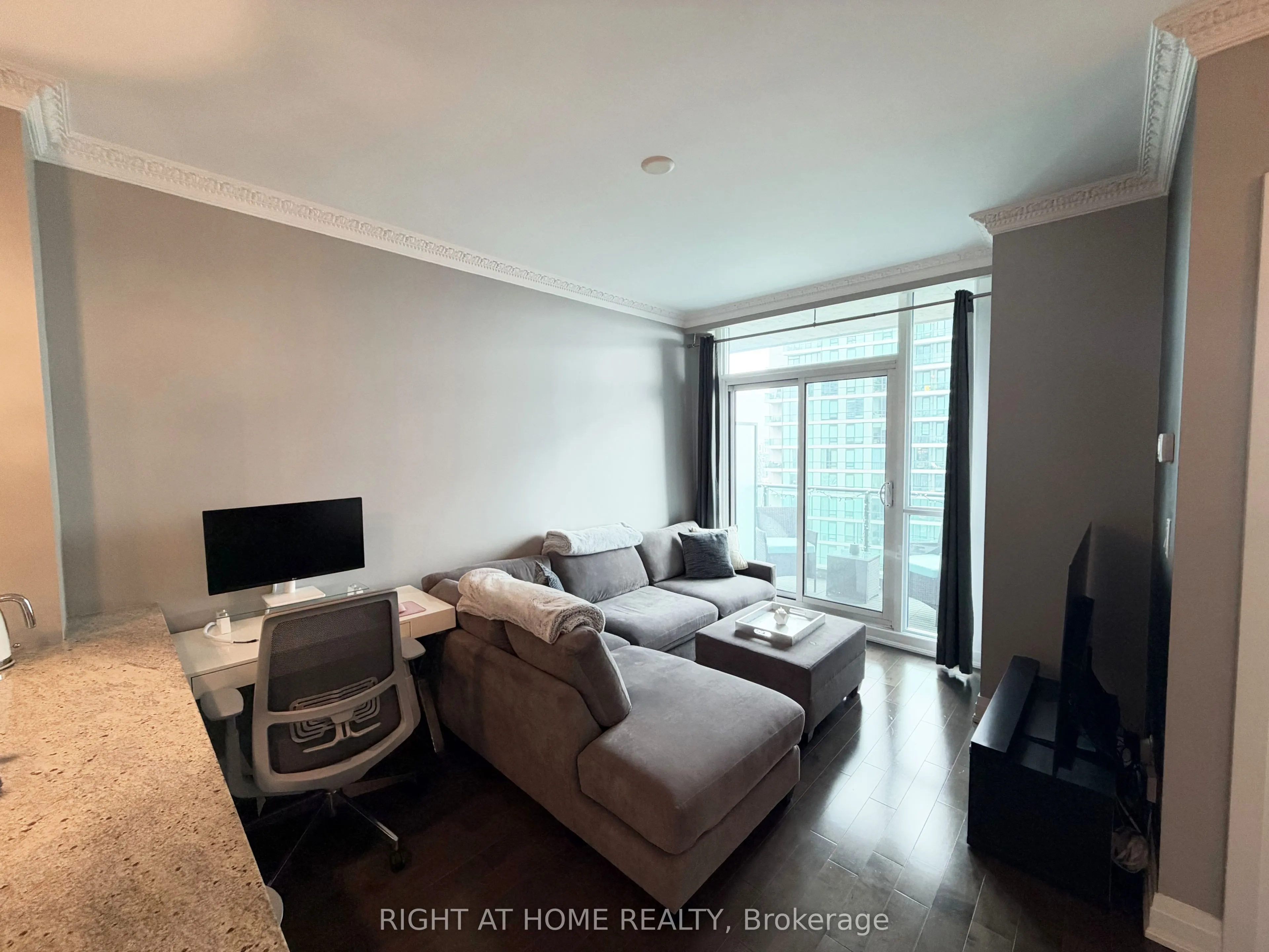 16 Harbour Street #3407