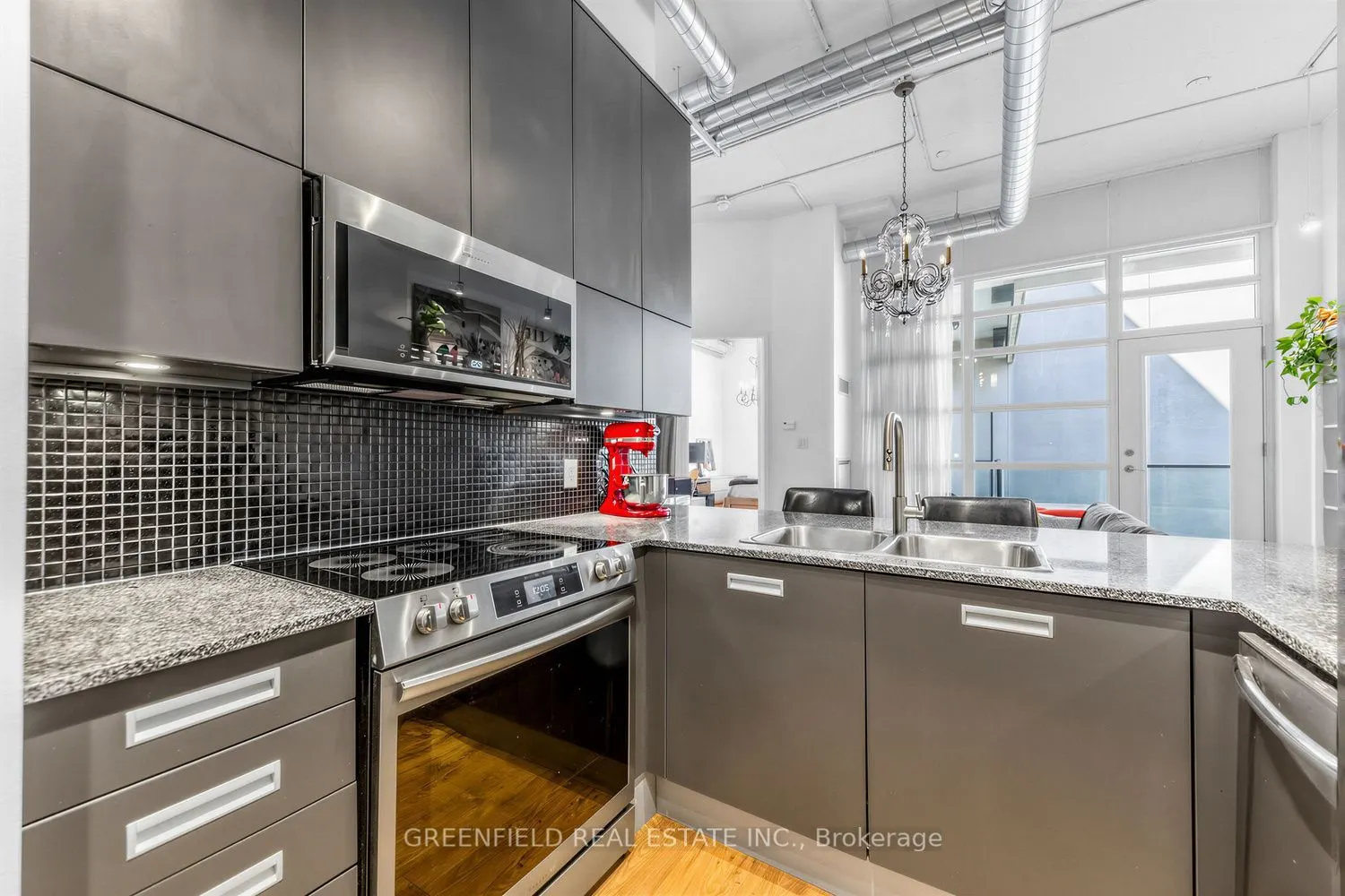 380 Macpherson Avenue N #410