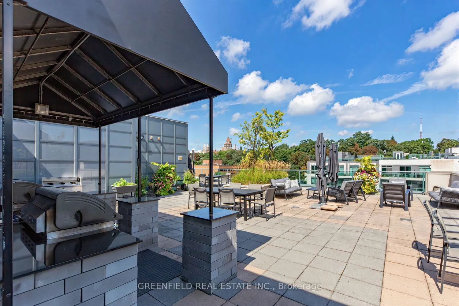 380 Macpherson Avenue N #410