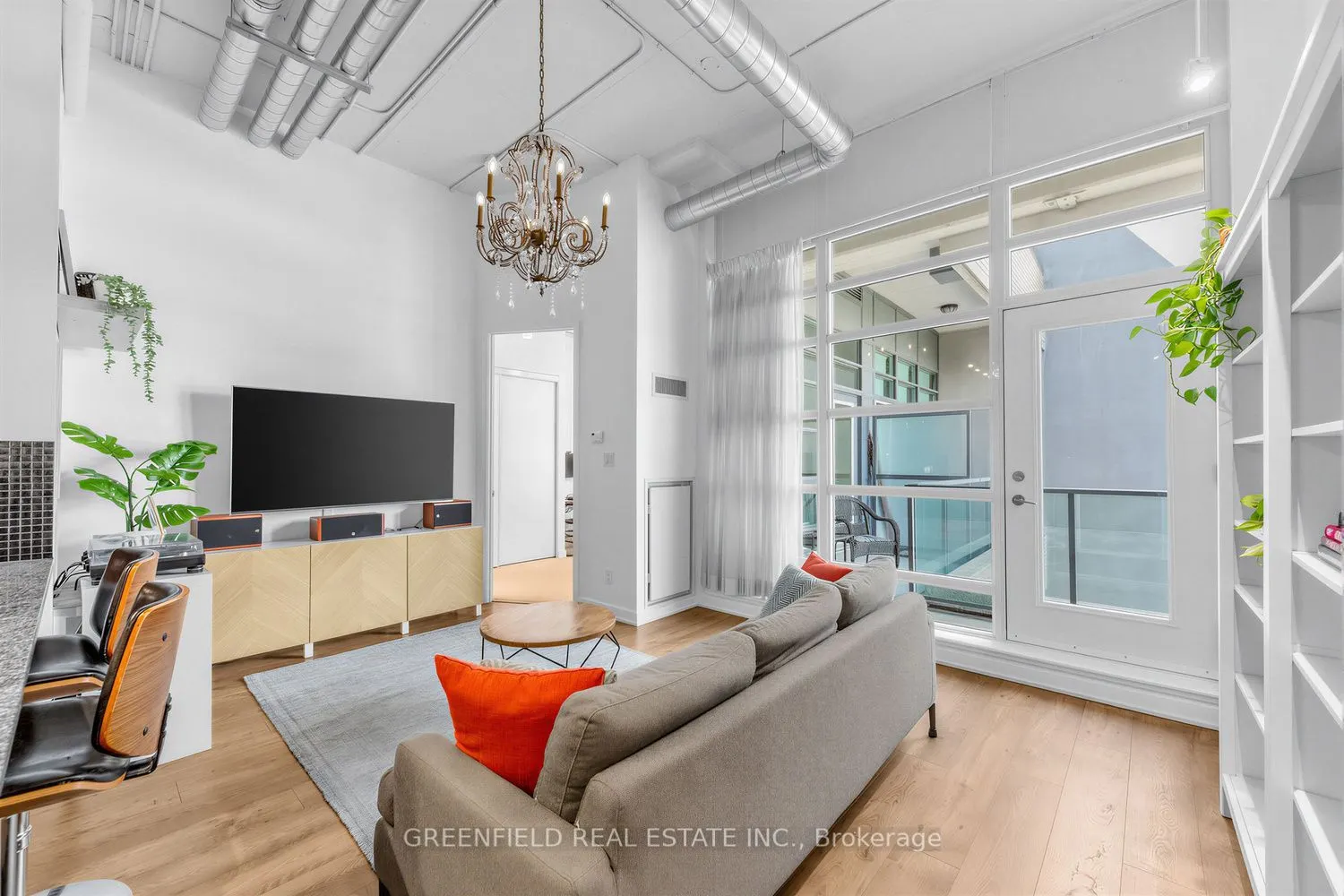 380 Macpherson Avenue N #410