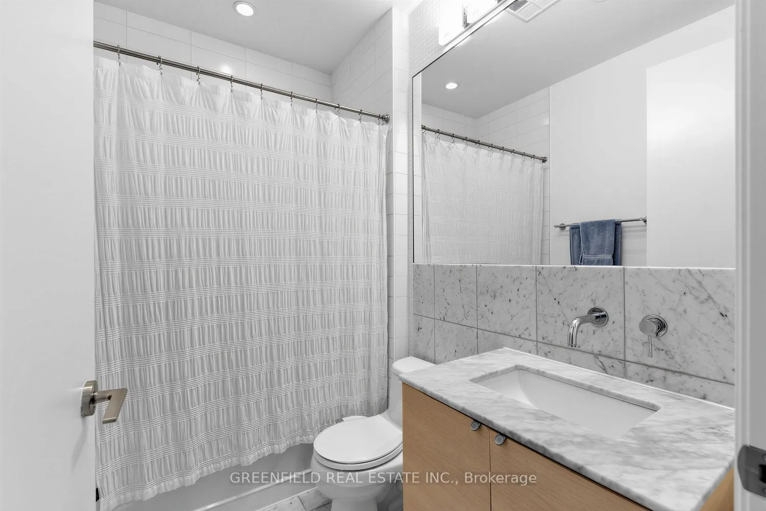 380 Macpherson Avenue N #410