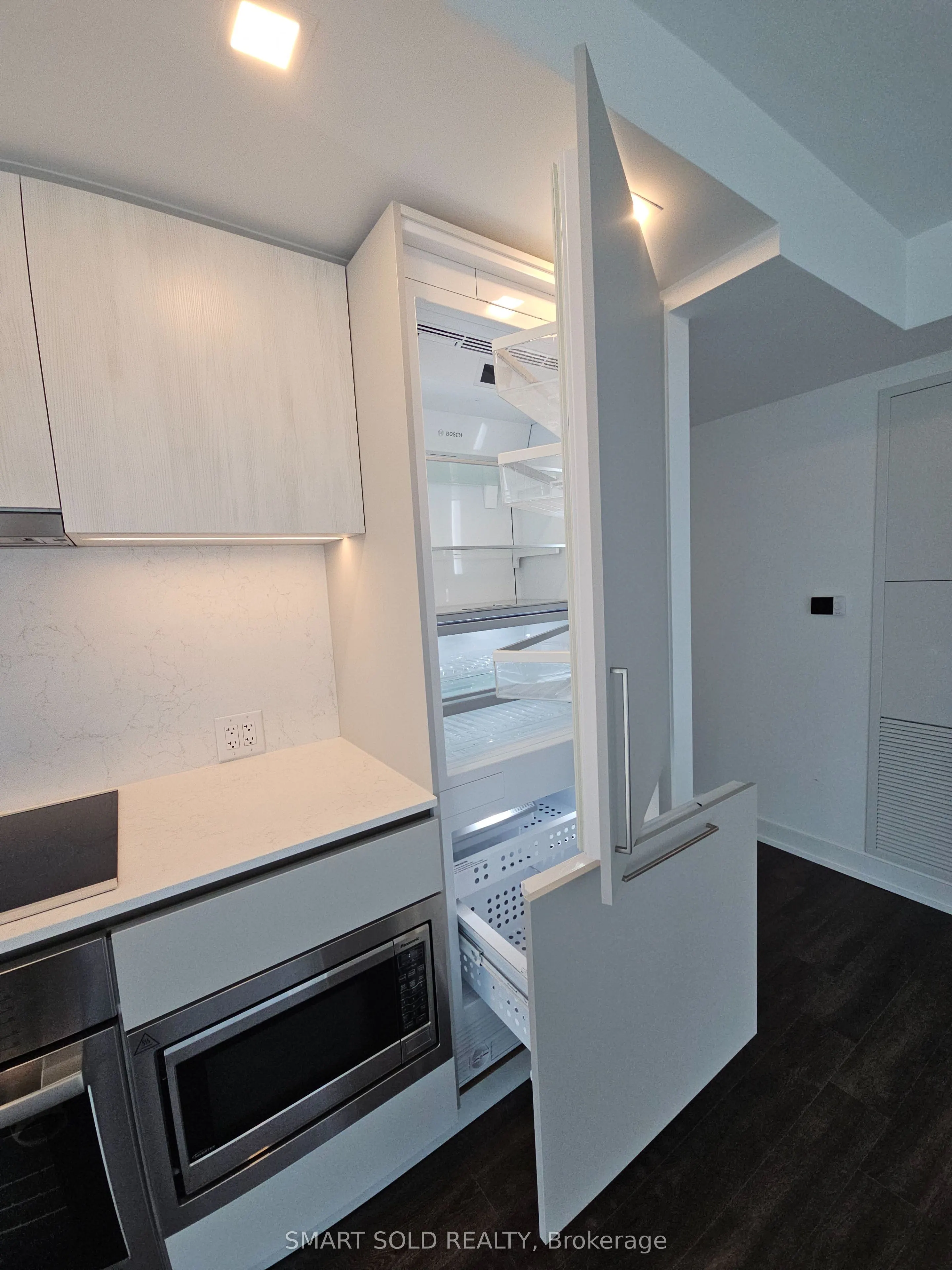 609 Sherbourne Street #702