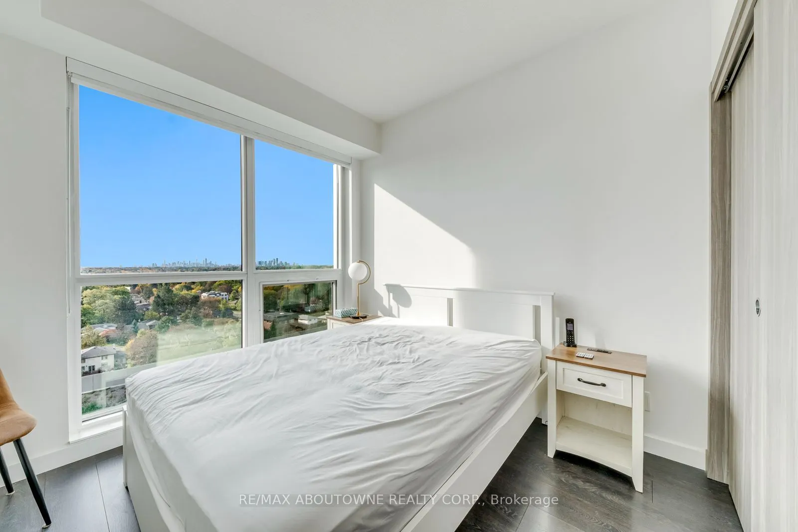 27 Mcmahon Drive #1706
