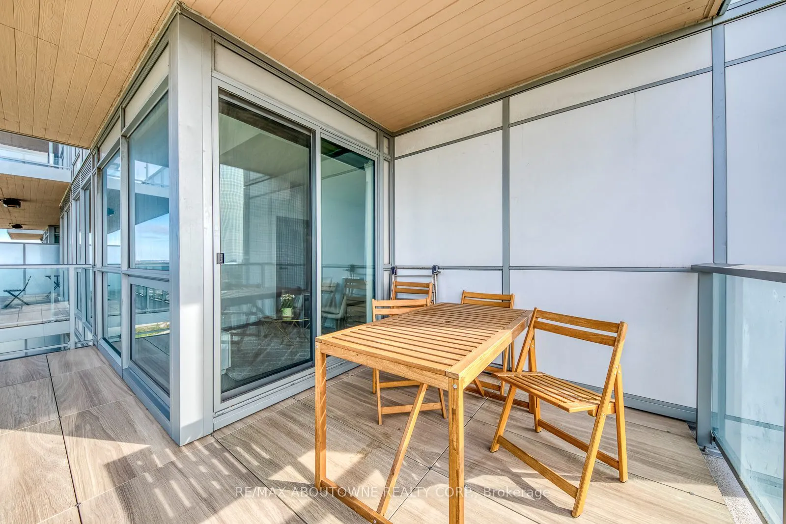 27 Mcmahon Drive #1706