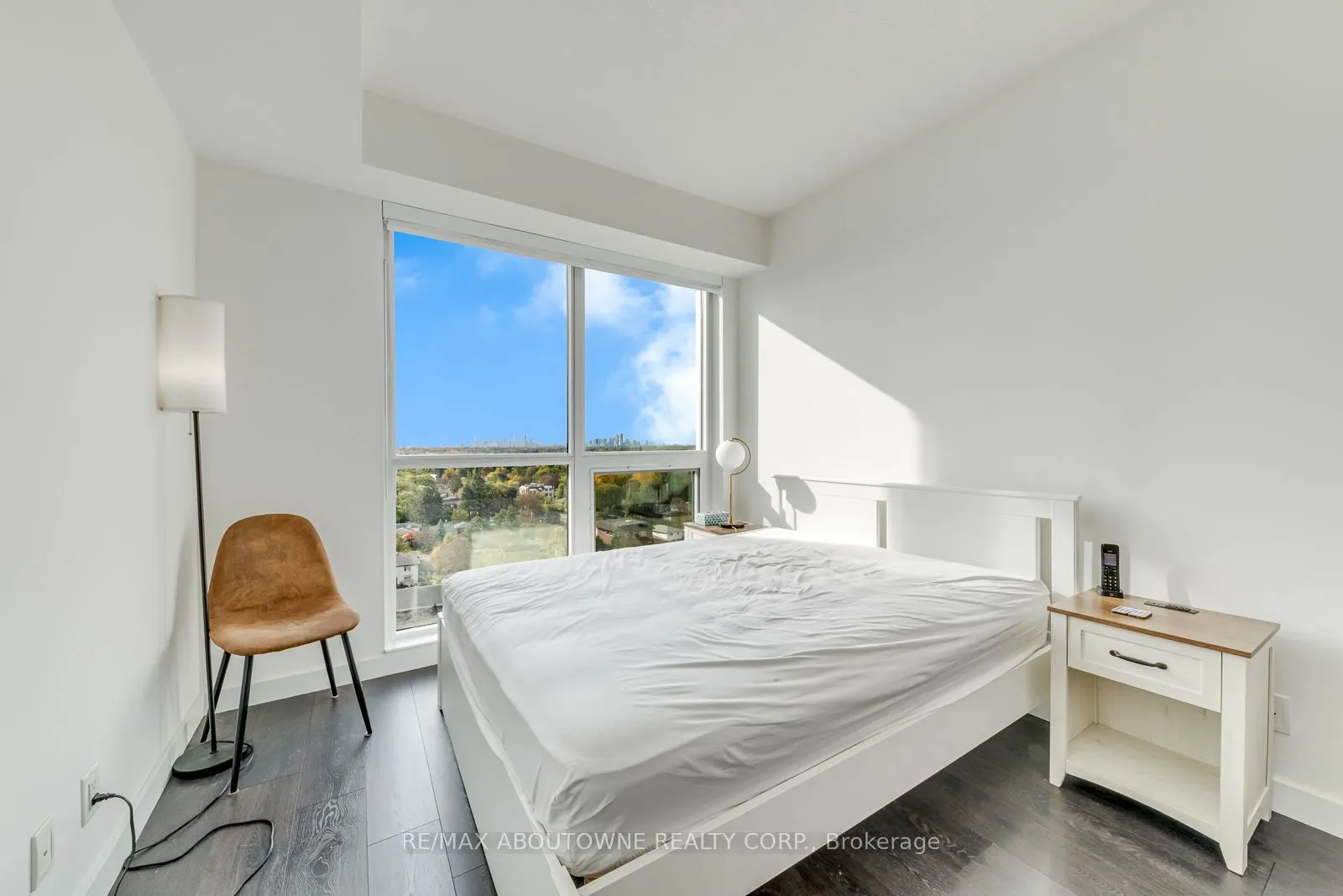 27 Mcmahon Drive #1706