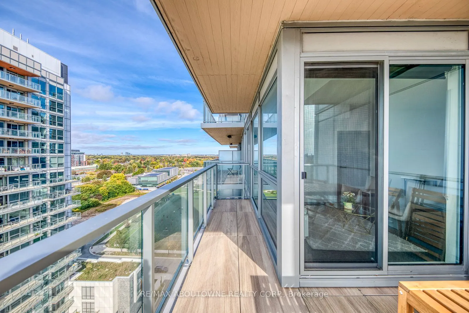27 Mcmahon Drive #1706