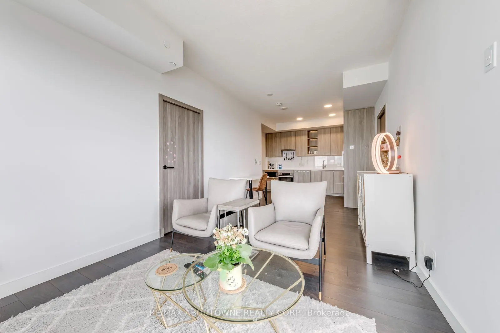 27 Mcmahon Drive #1706
