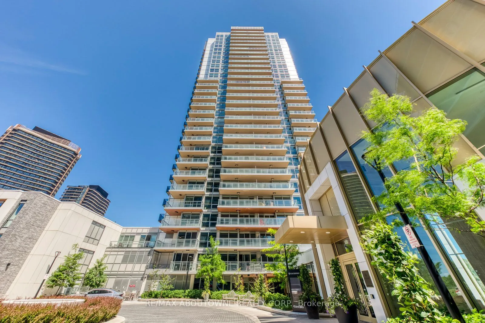 27 Mcmahon Drive #1706