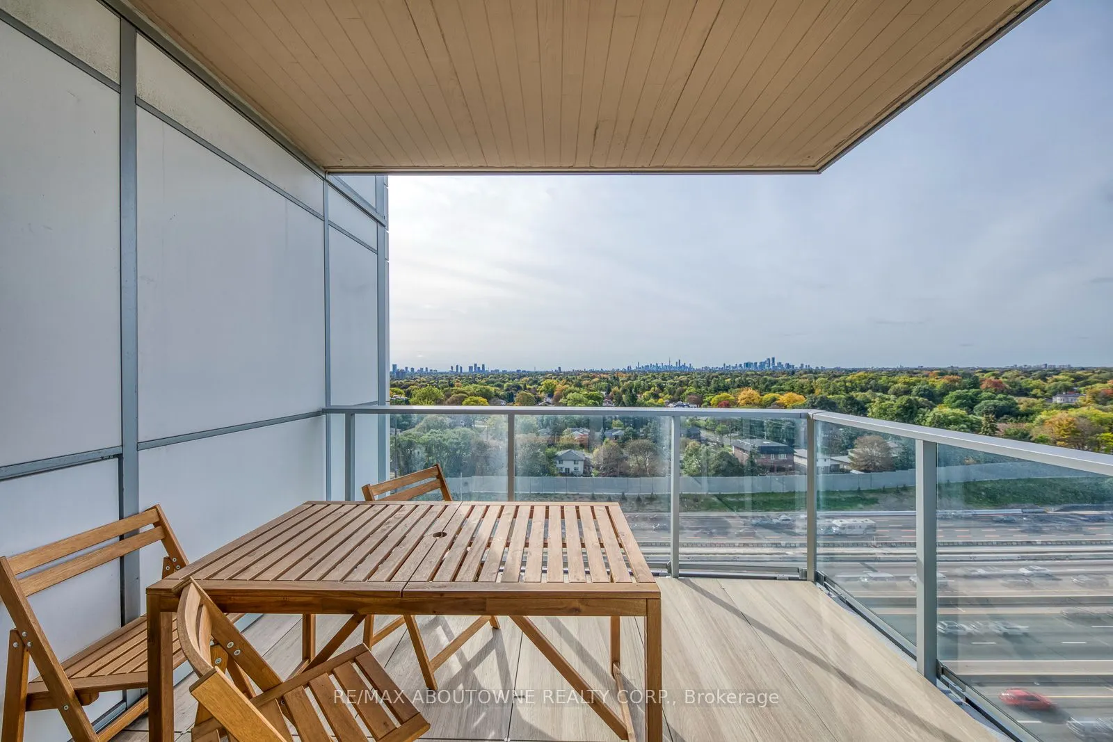 27 Mcmahon Drive #1706