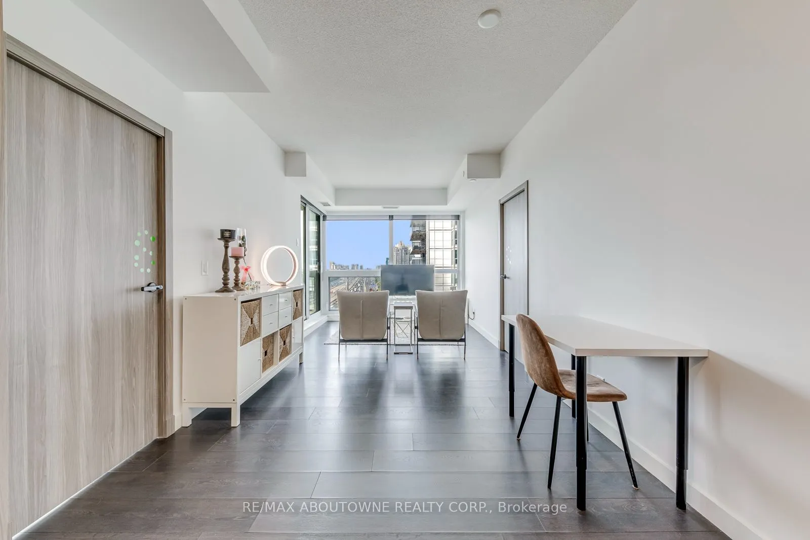 27 Mcmahon Drive #1706