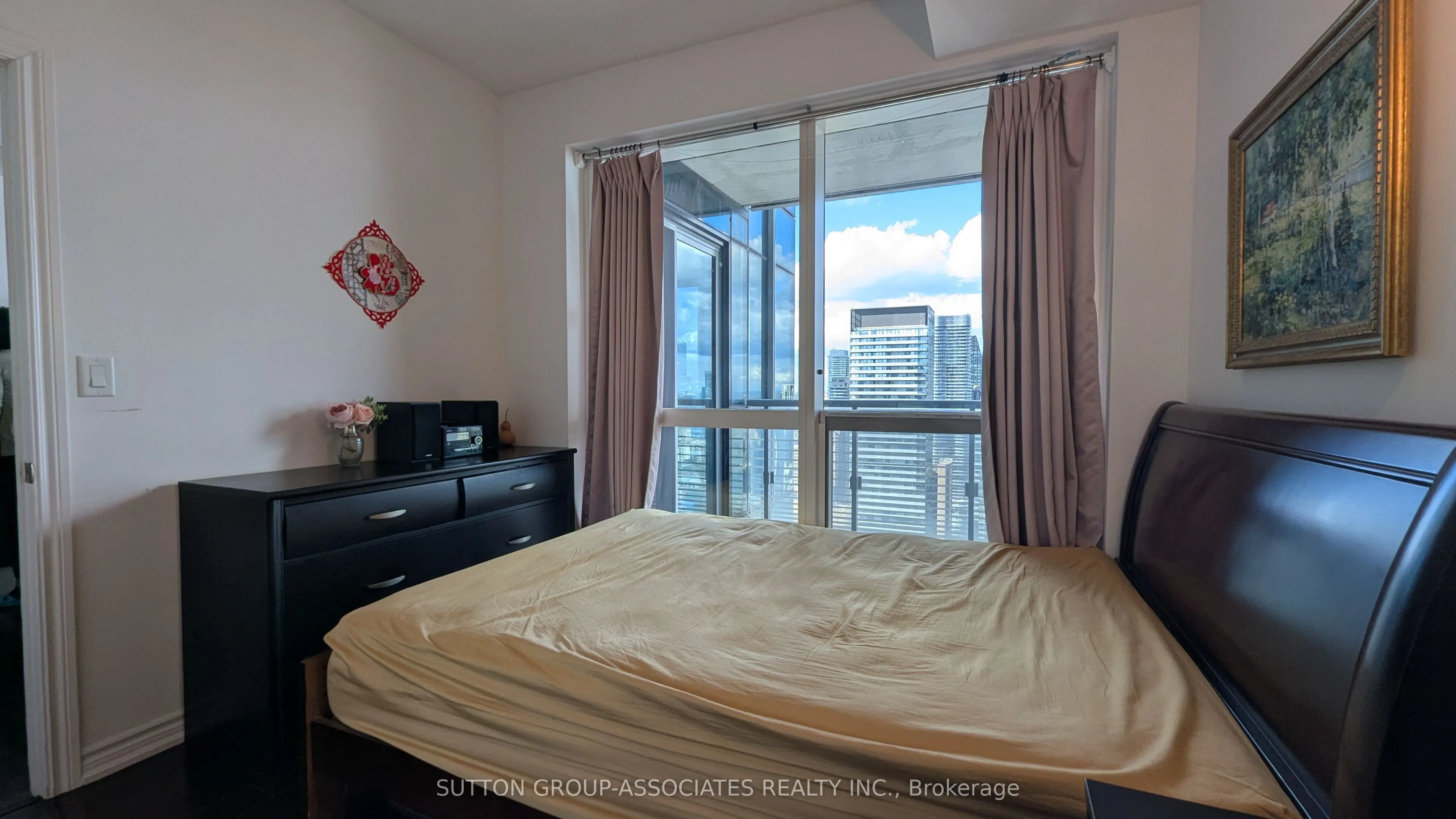 386 Yonge Street #4401