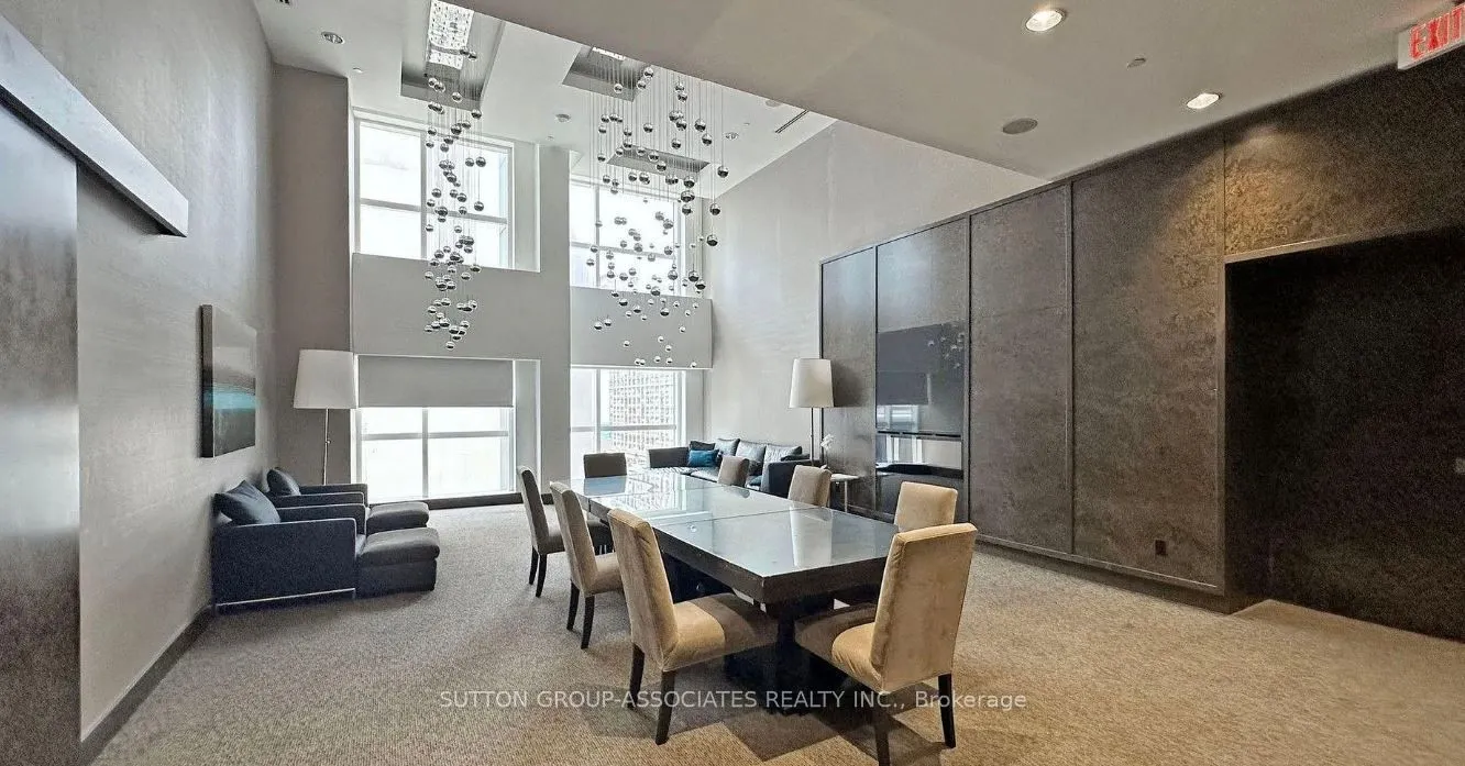 386 Yonge Street #4401