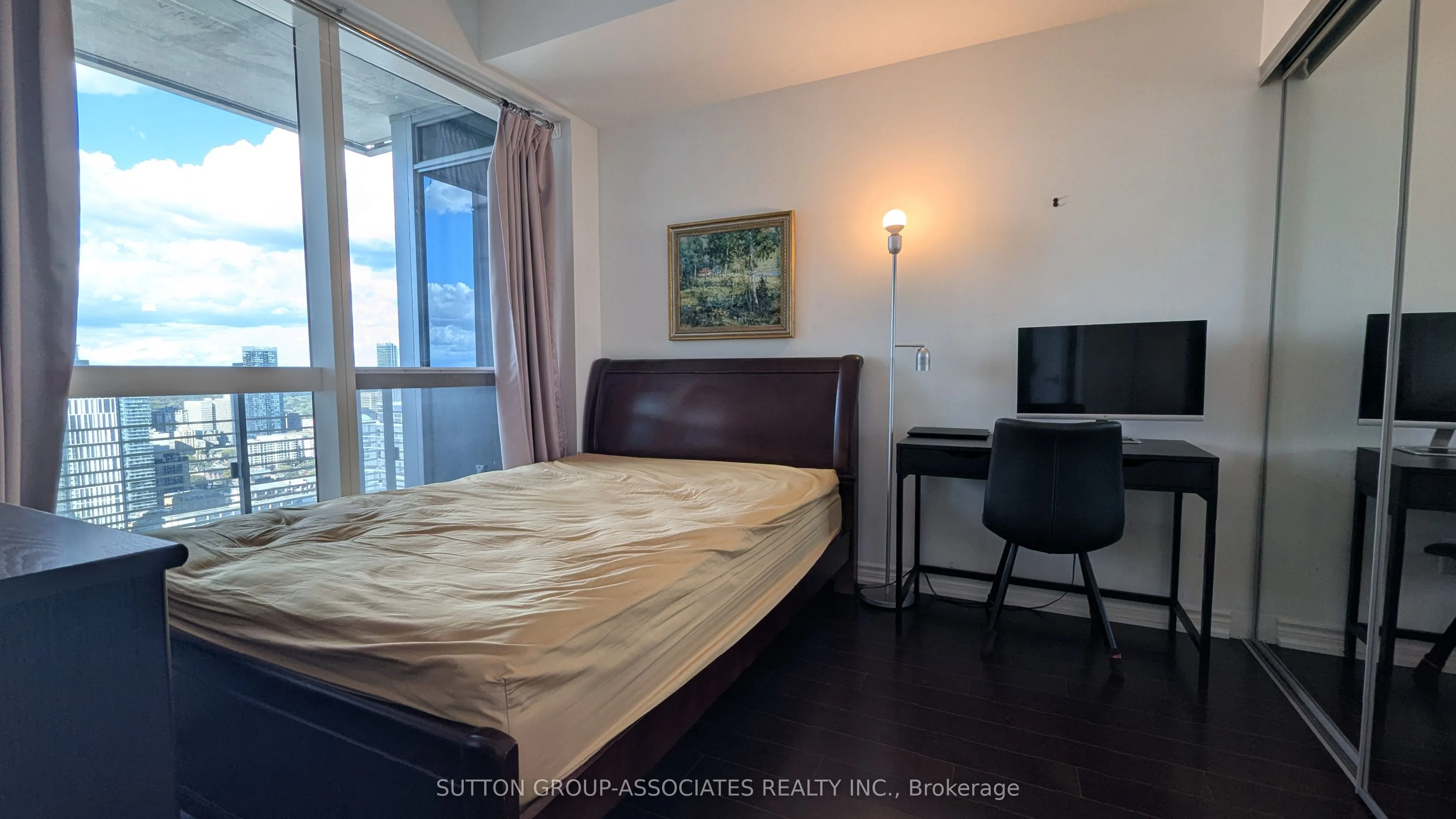 386 Yonge Street #4401