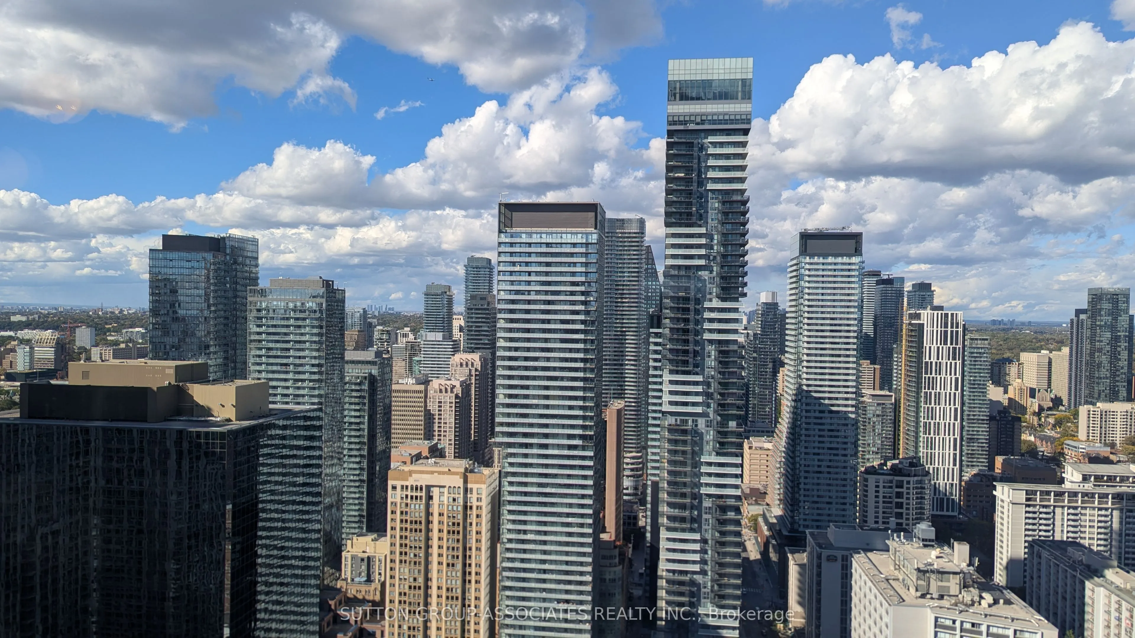 386 Yonge Street #4401