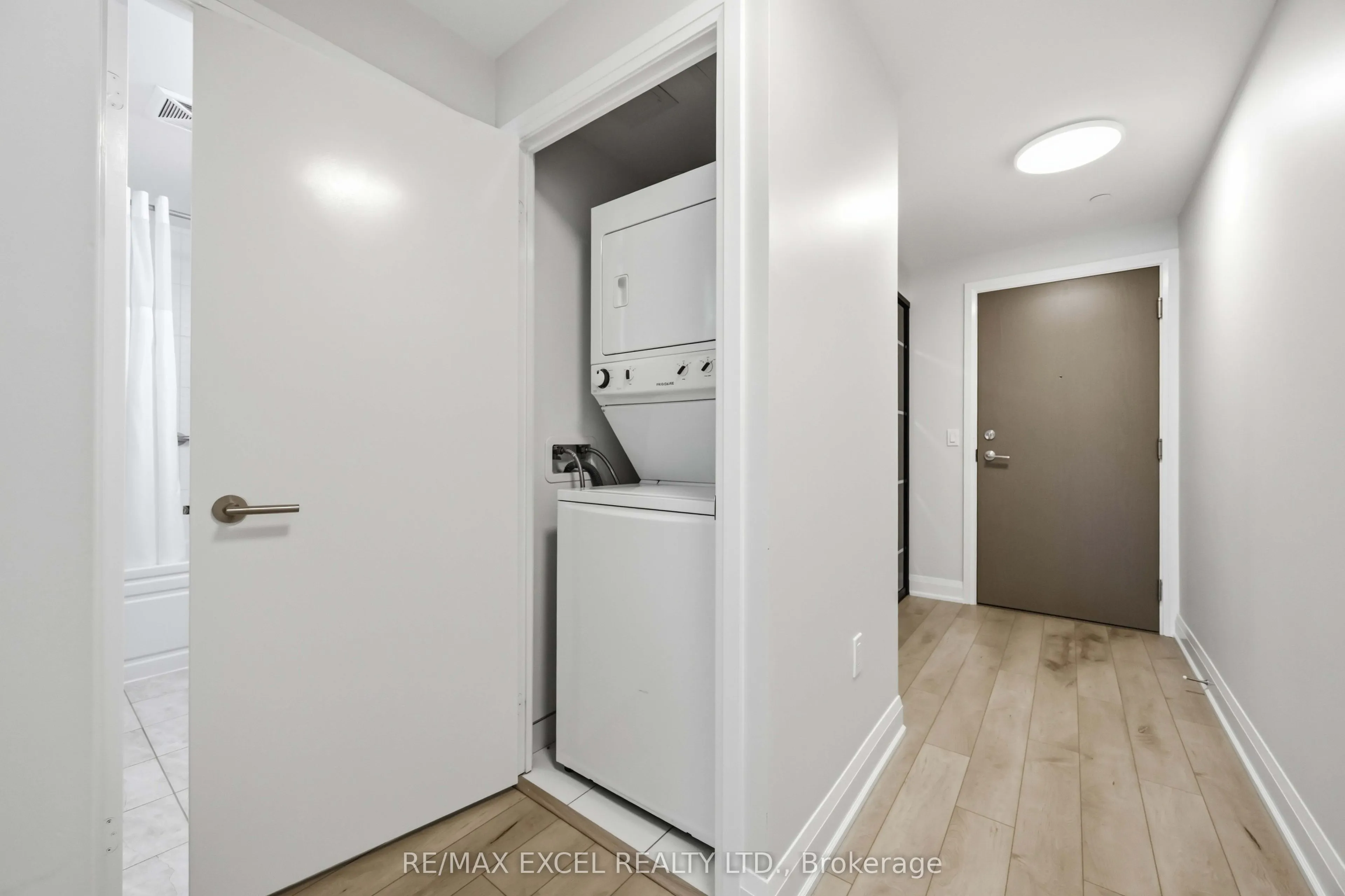 160 Vanderhoof Avenue #417