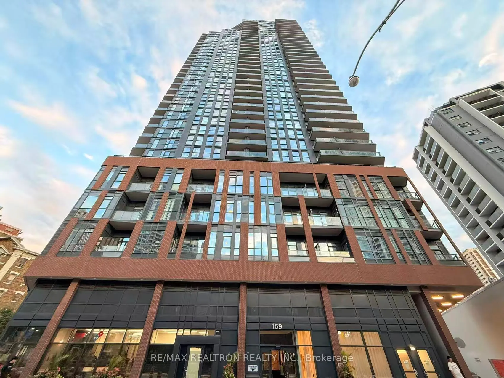 159 Wellesley Street E #2809