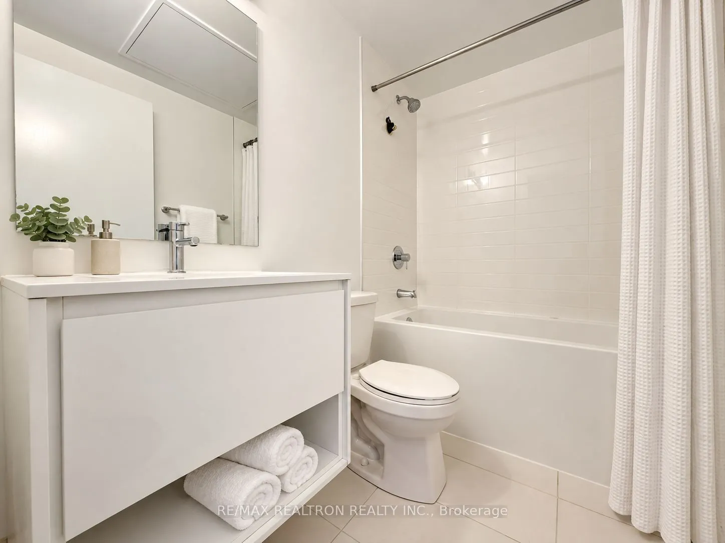159 Wellesley Street E #2809