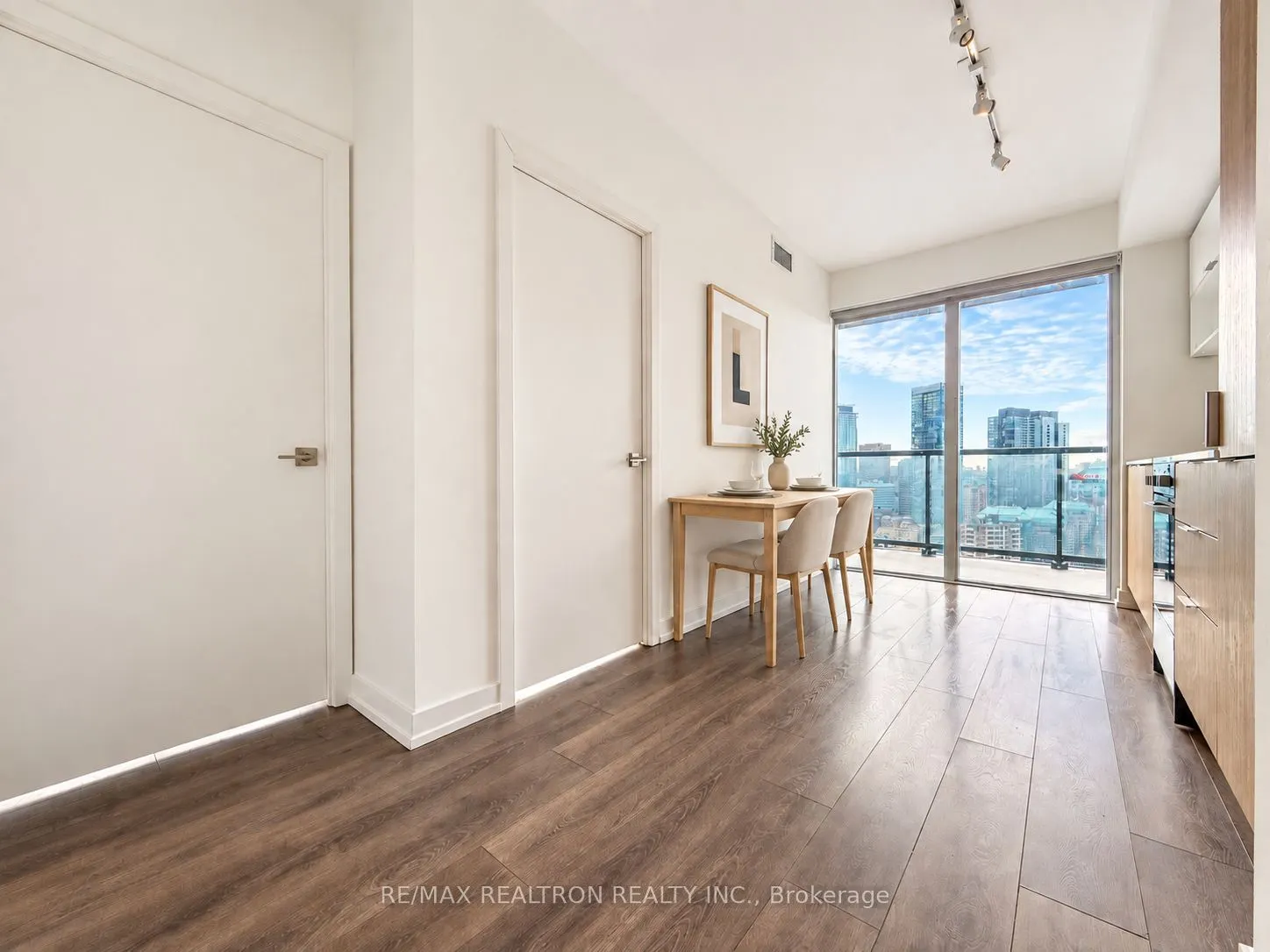 159 Wellesley Street E #2809