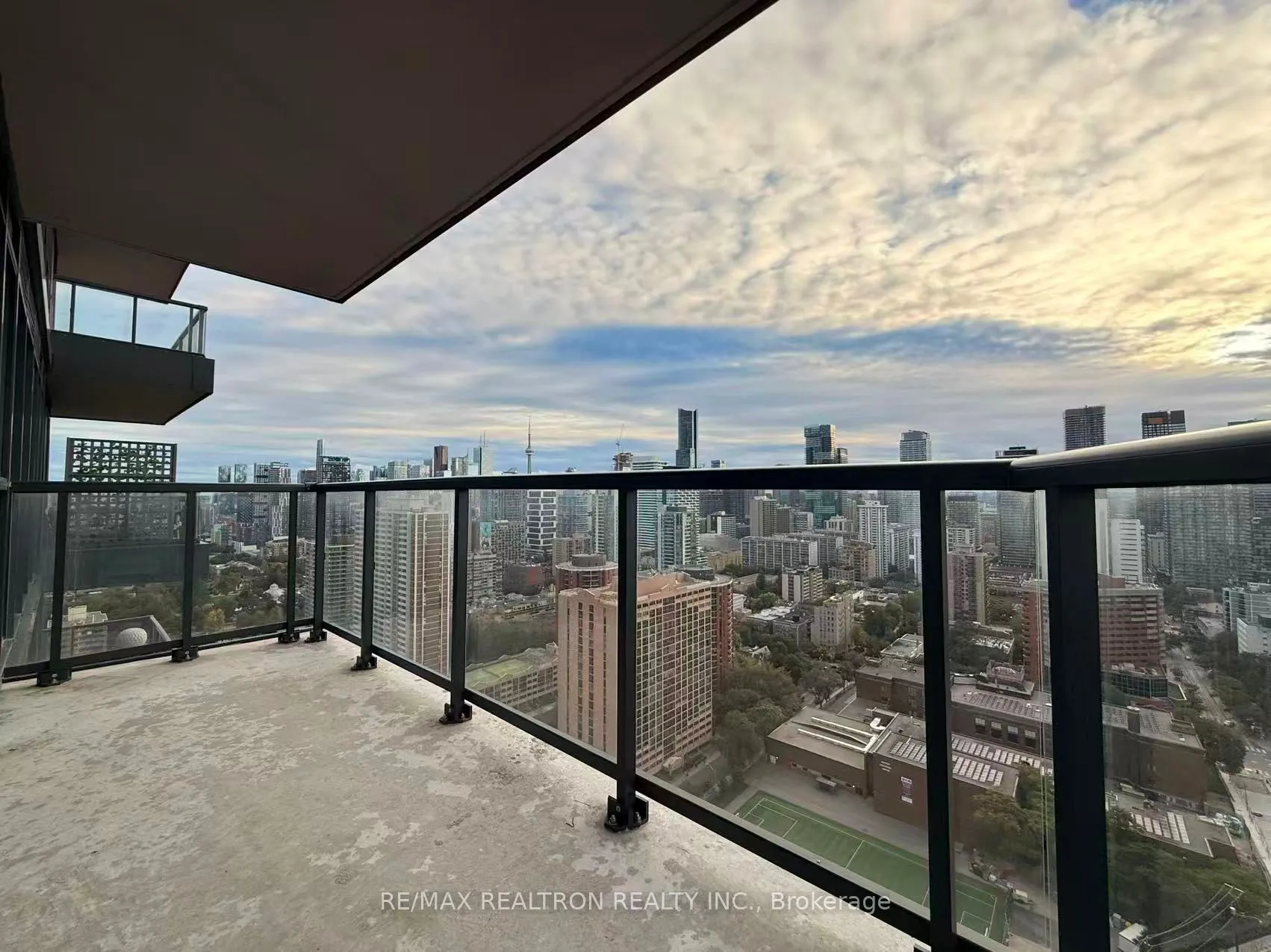159 Wellesley Street E #2809